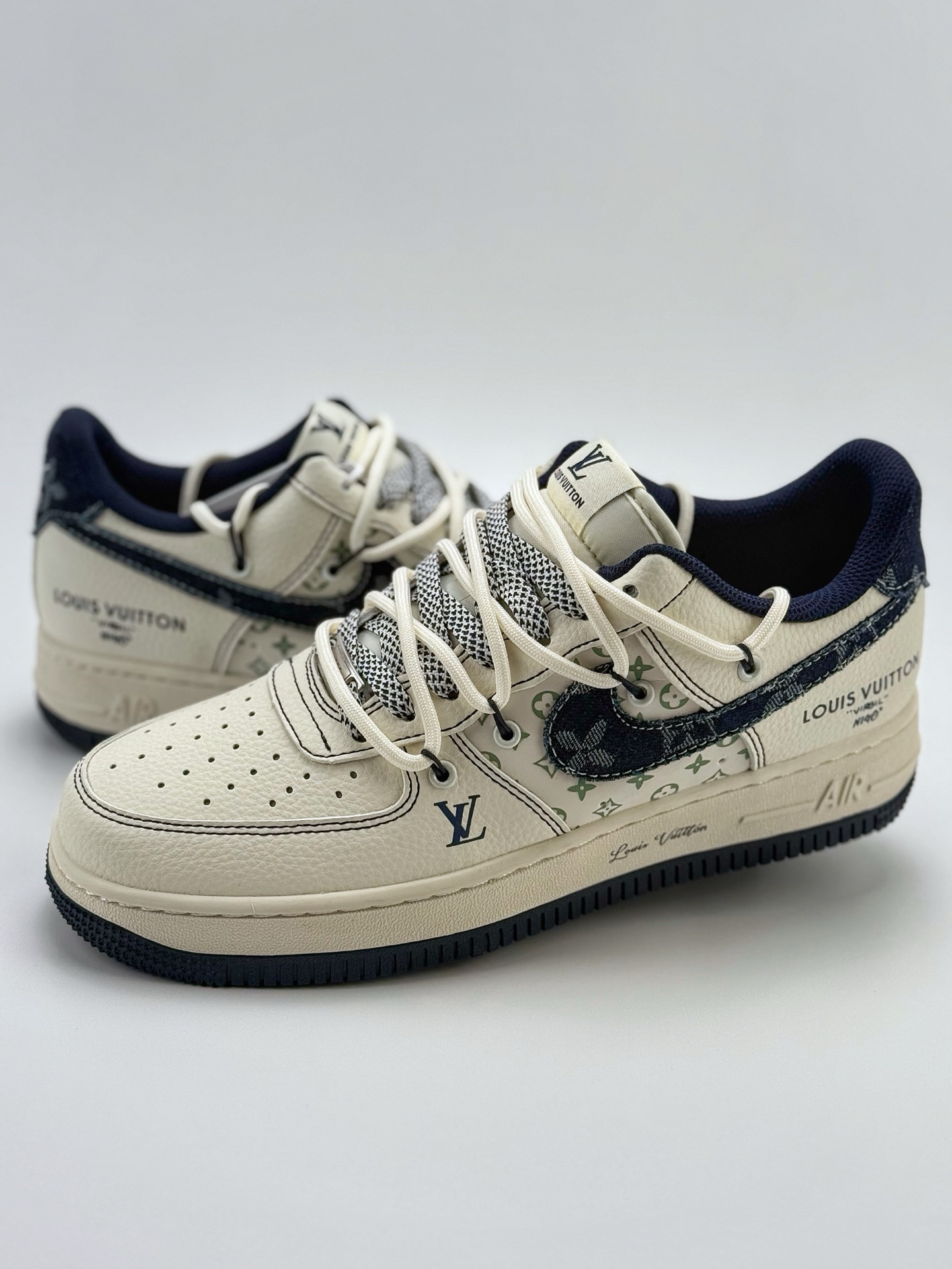 260 Nike Air Force 1 Low 07 x Louis Vuitton 白蓝牛仔绑带满天星  DM6868-060