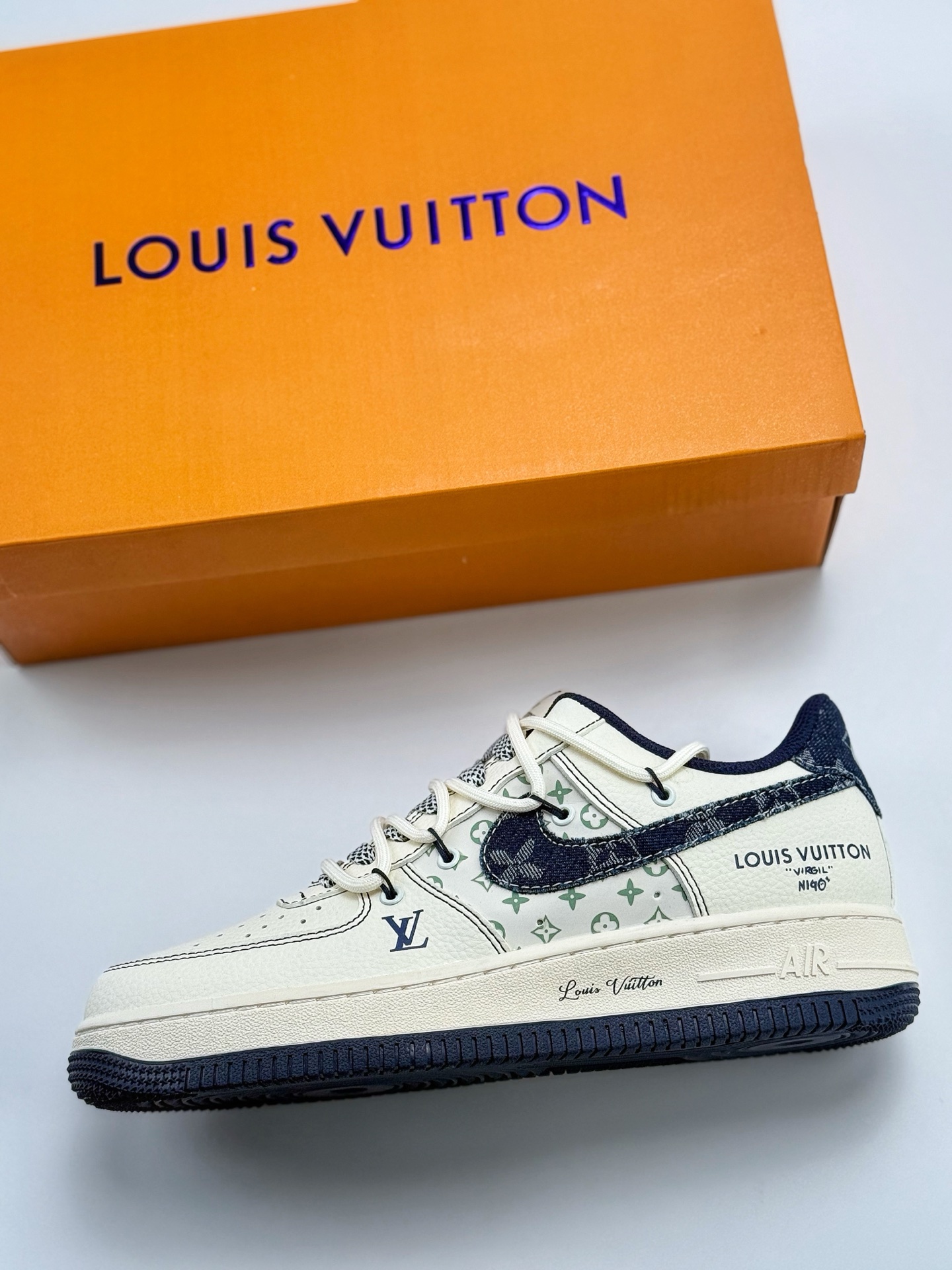 260 Nike Air Force 1 Low 07 x Louis Vuitton 白蓝牛仔绑带满天星  DM6868-060