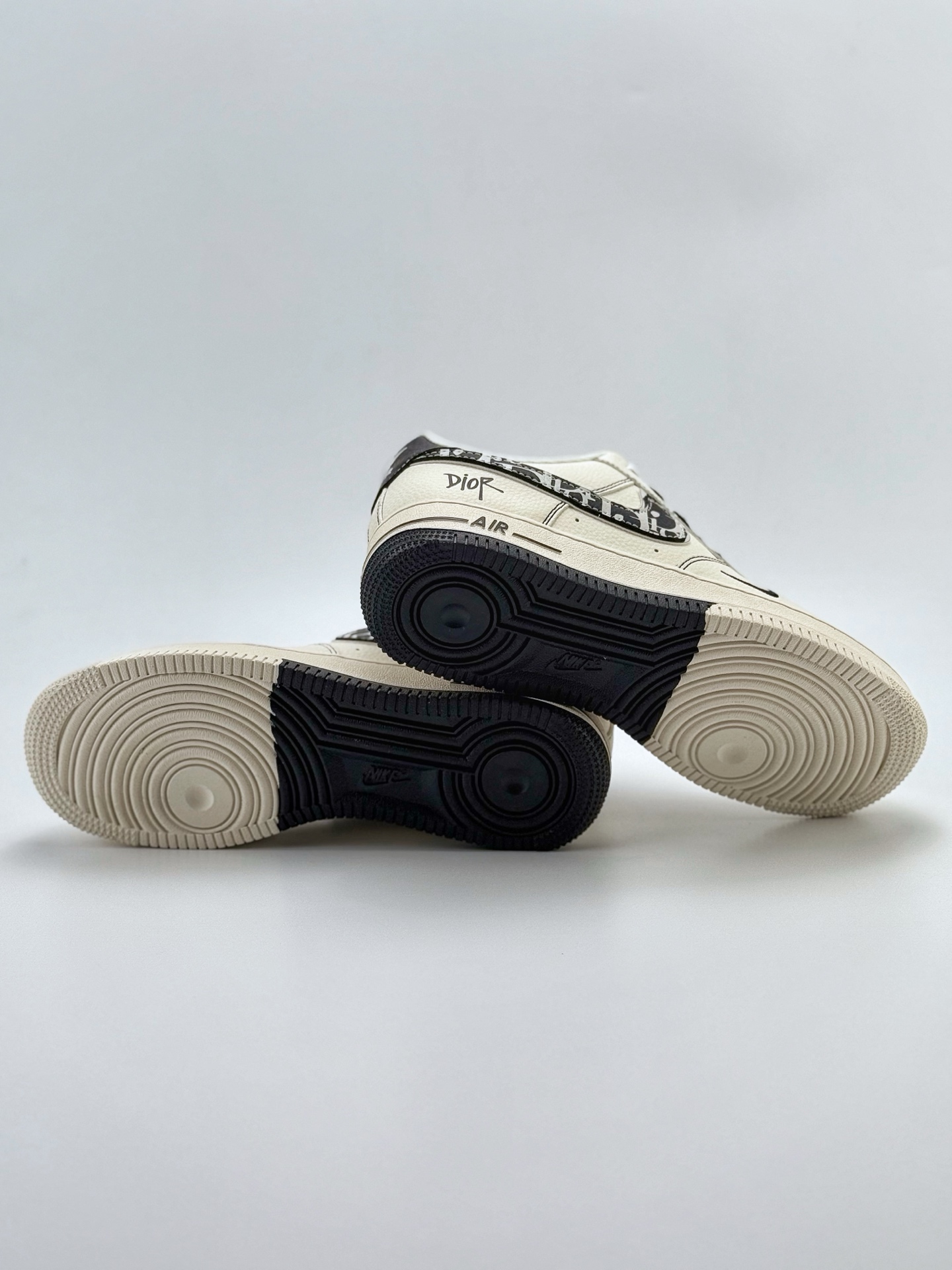 260 Nike Air Force 1 Low 07 x DIOR 白黑小钩  XS1958-544