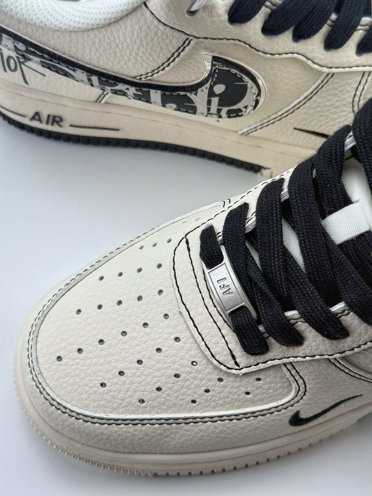 260 Nike Air Force 1 Low 07 x DIOR 白黑小钩  XS1958-544