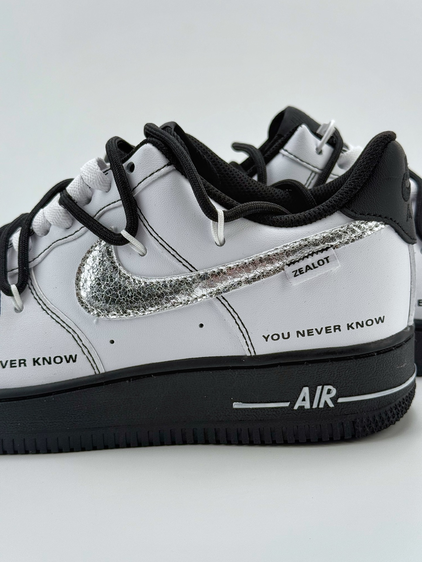 260 Nike Air Force 1 Low 07 破釜沉舟 字母 结构米色 银钩 绑带 白银黑  ZH0316-066