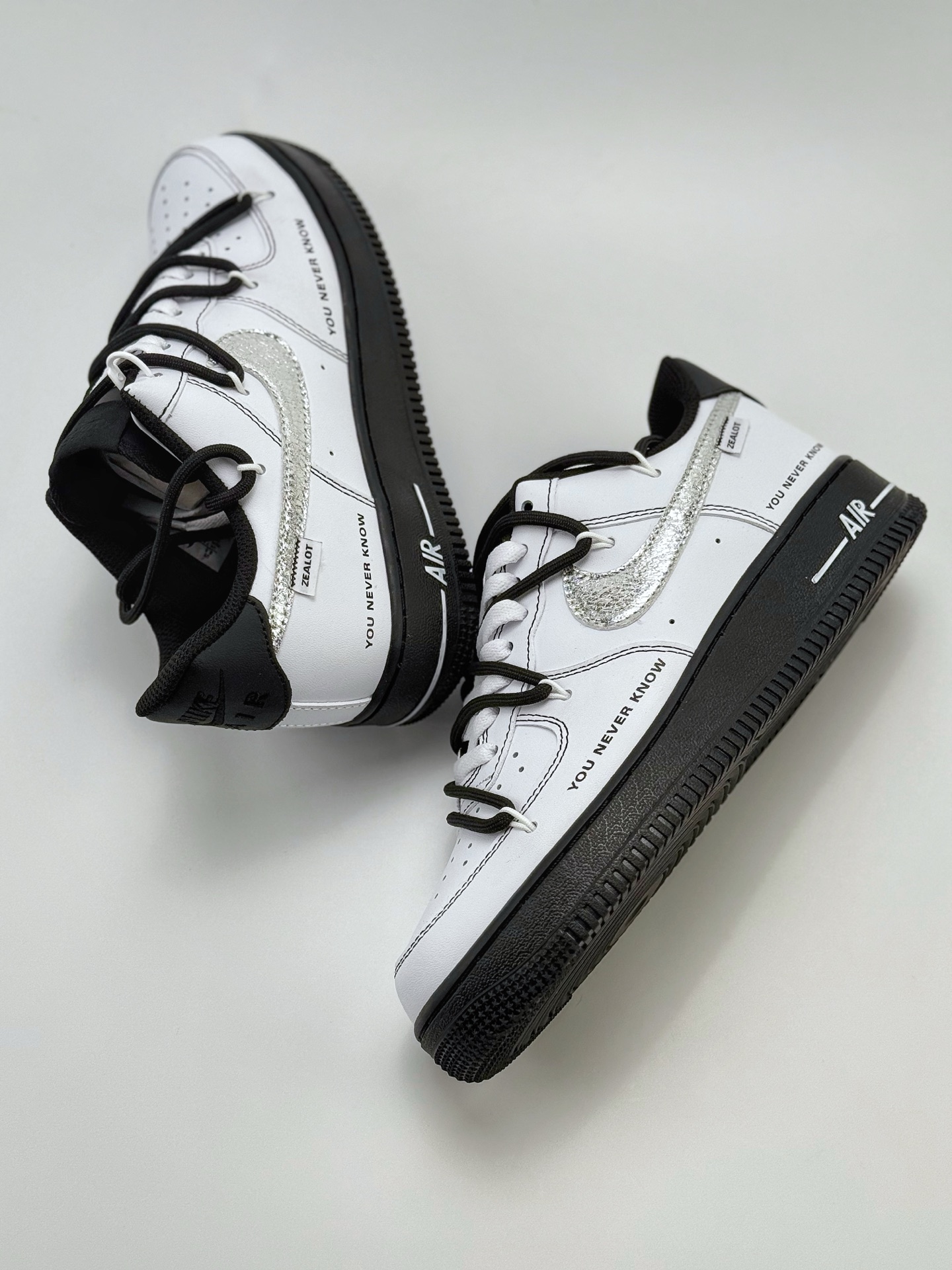 260 Nike Air Force 1 Low 07 破釜沉舟 字母 结构米色 银钩 绑带 白银黑  ZH0316-066