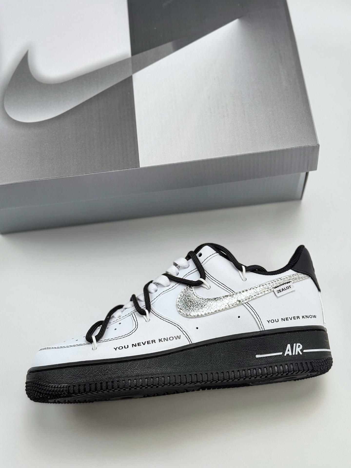 260 Nike Air Force 1 Low 07 破釜沉舟 字母 结构米色 银钩 绑带 白银黑  ZH0316-066