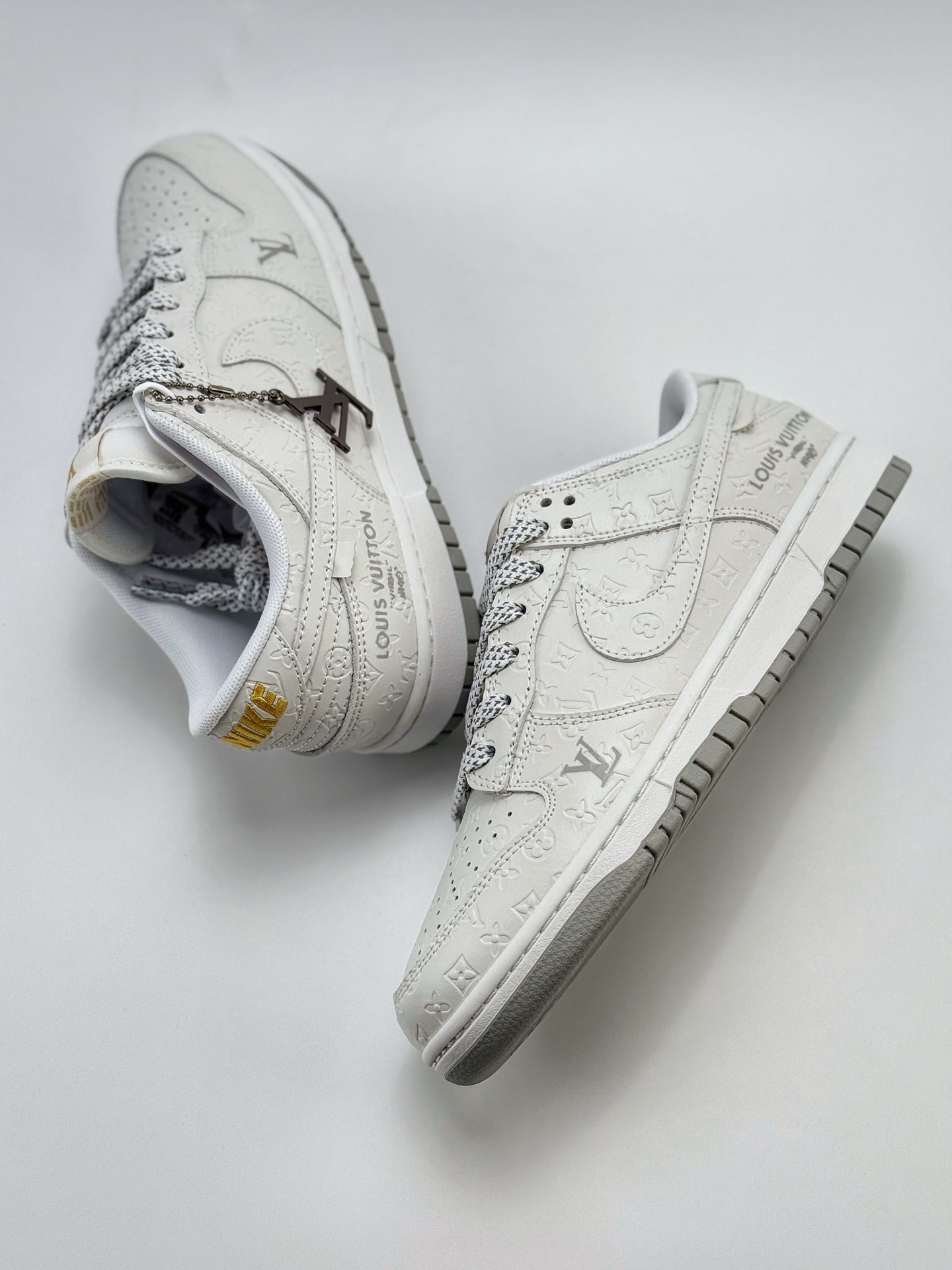 280 Nike SB Dunk Low x Louis Vuitton 白灰印花绑带满天星 XX3168-140