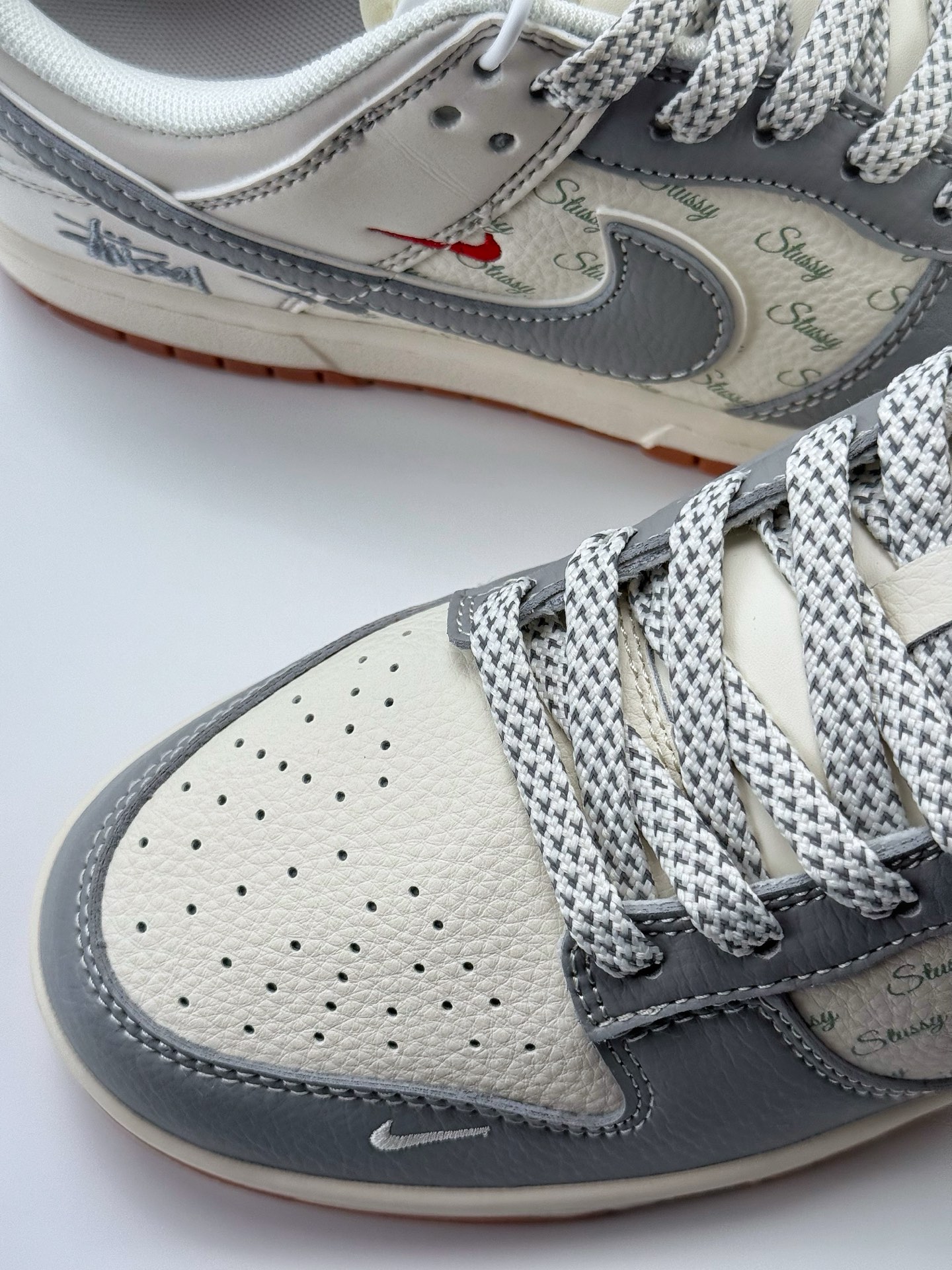 280 Nike SB Dunk Low x Stussy 白灰三小钩满天星  XS6089-531