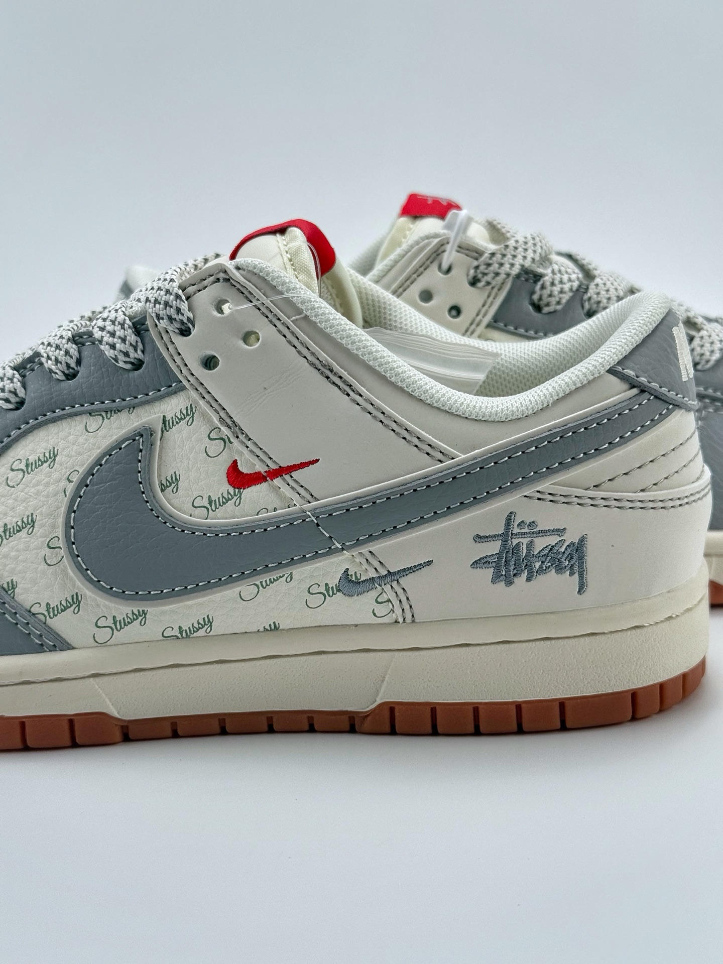 280 Nike SB Dunk Low x Stussy 白灰三小钩满天星  XS6089-531