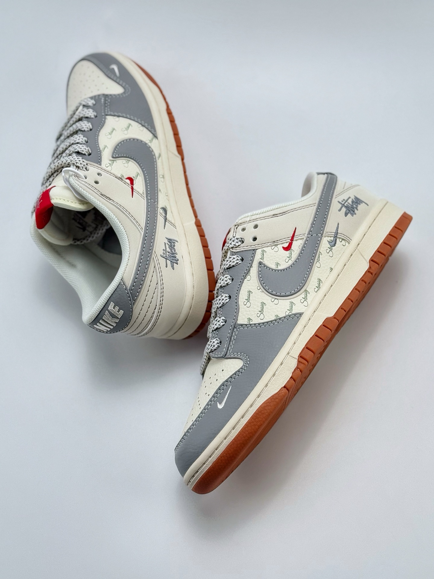 280 Nike SB Dunk Low x Stussy 白灰三小钩满天星  XS6089-531