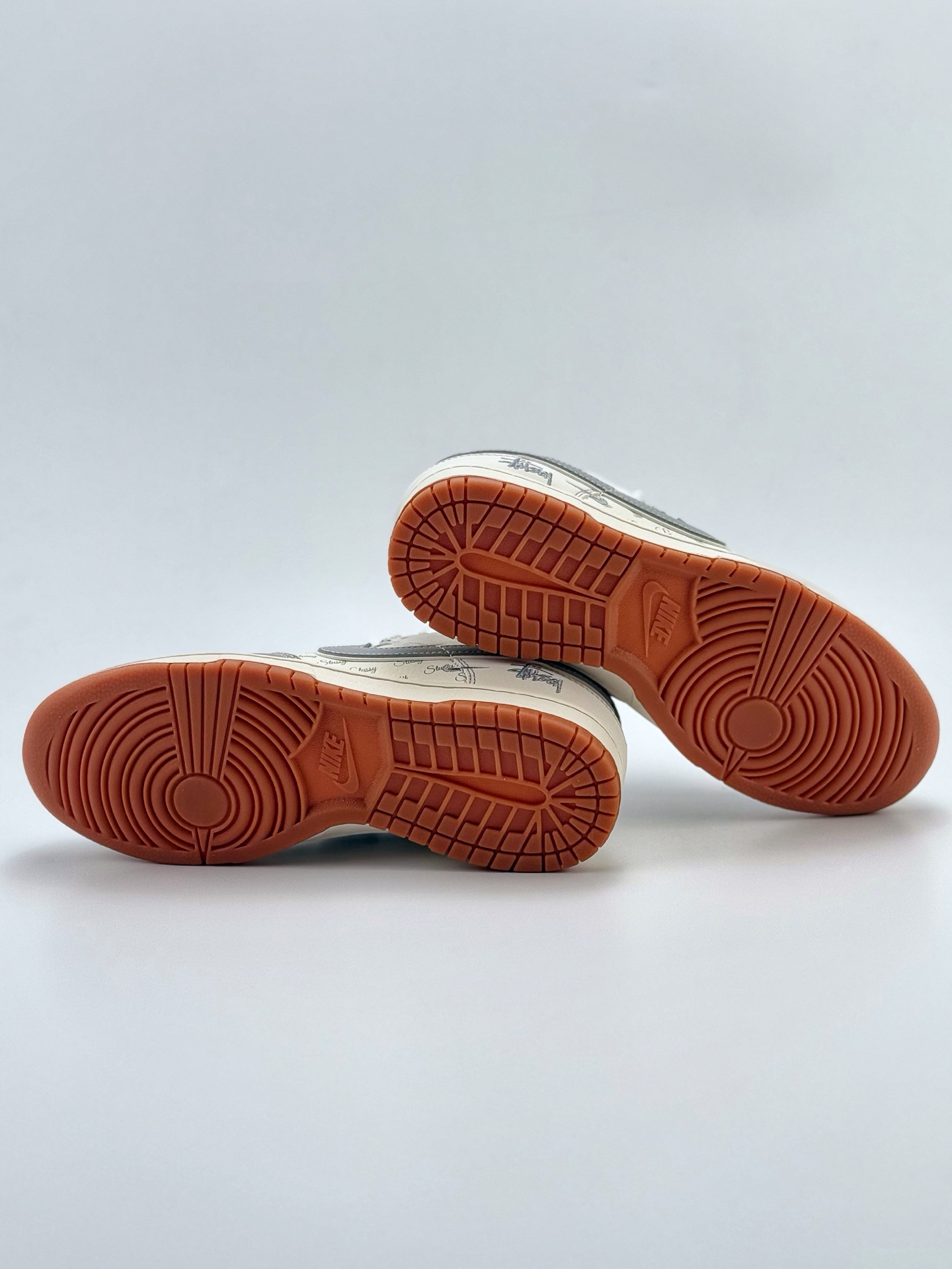 280 Nike SB Dunk Low x Stussy 白灰三小钩满天星  XS6089-531