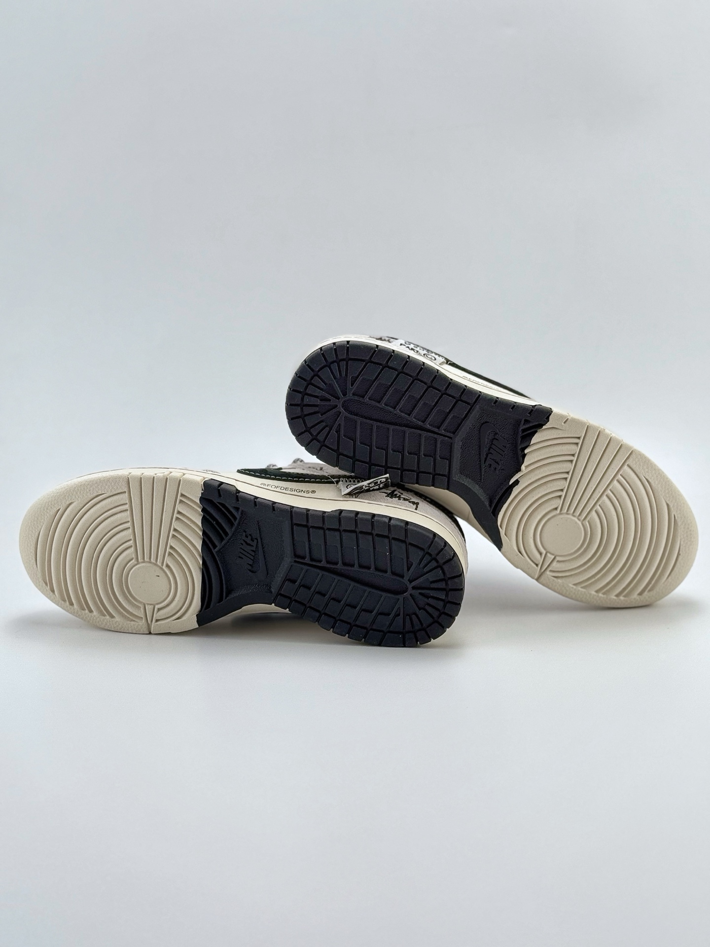 280 Nike SB Dunk Low x Stussy 白黑灰双小钩满天星  YX5066-298