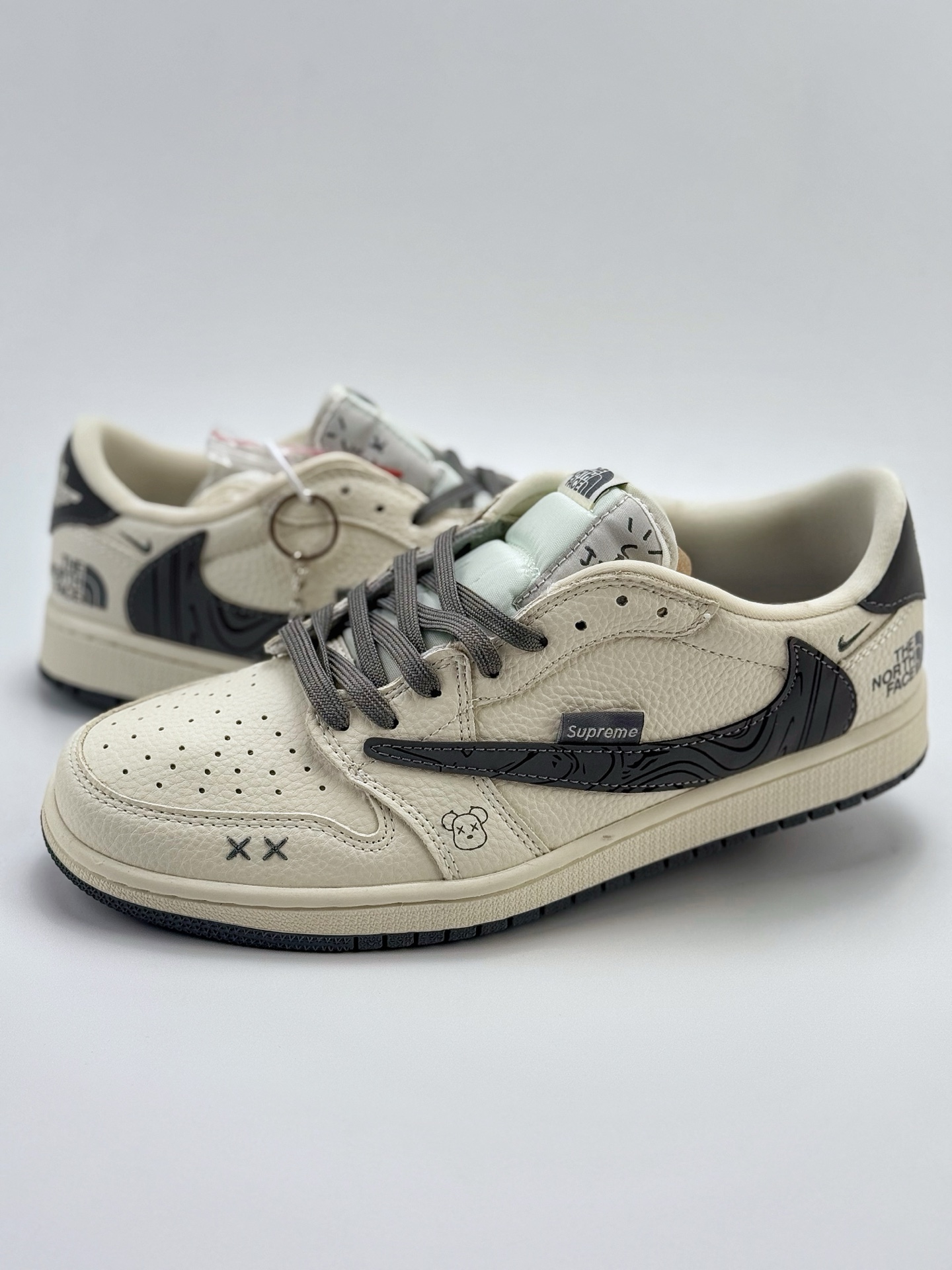 280 Travis Scott x Nike Air Jordan 1 Low x The North Face x Supreme Air Jordan 1 Low 反转白灰玩偶倒钩 XS2024-013