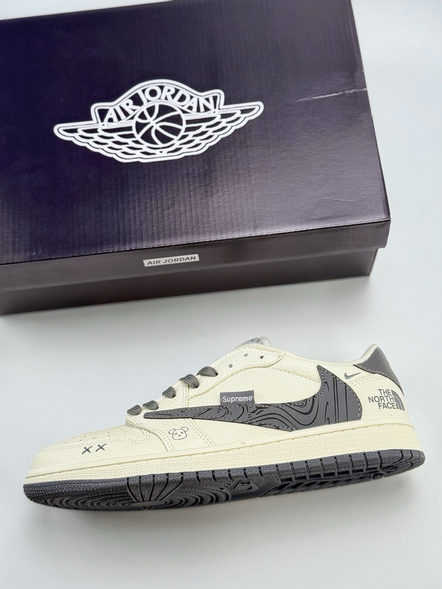 280 Travis Scott x Nike Air Jordan 1 Low x The North Face x Supreme Air Jordan 1 Low 反转白灰玩偶倒钩 XS2024-013
