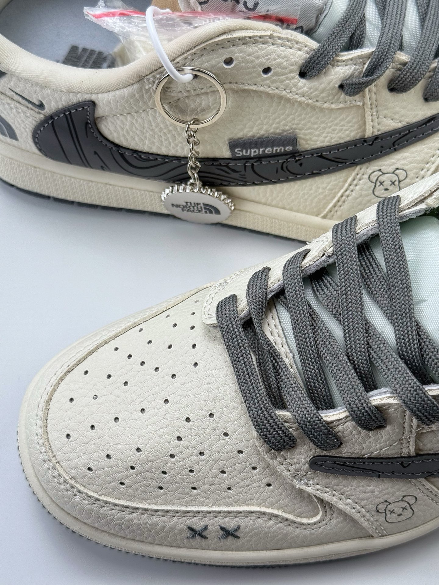 280 Travis Scott x Nike Air Jordan 1 Low x The North Face x Supreme Air Jordan 1 Low 反转白灰玩偶倒钩 XS2024-013