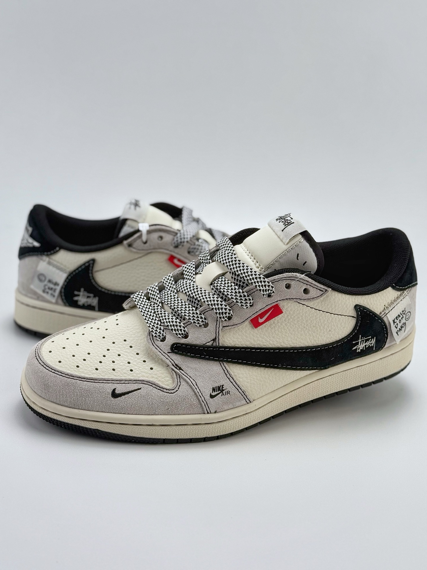 280 Travis Scott x Nike Air Jordan 1 Low x Stussy  Air Jordan 1 Low 反转白灰黑小钩满天星倒钩 YX5066-301