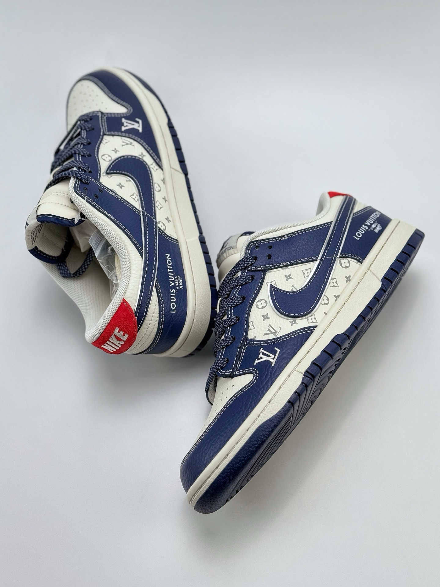 Nike SB Dunk Low x Louis Vuitton 白蓝满天星 CY5979-112