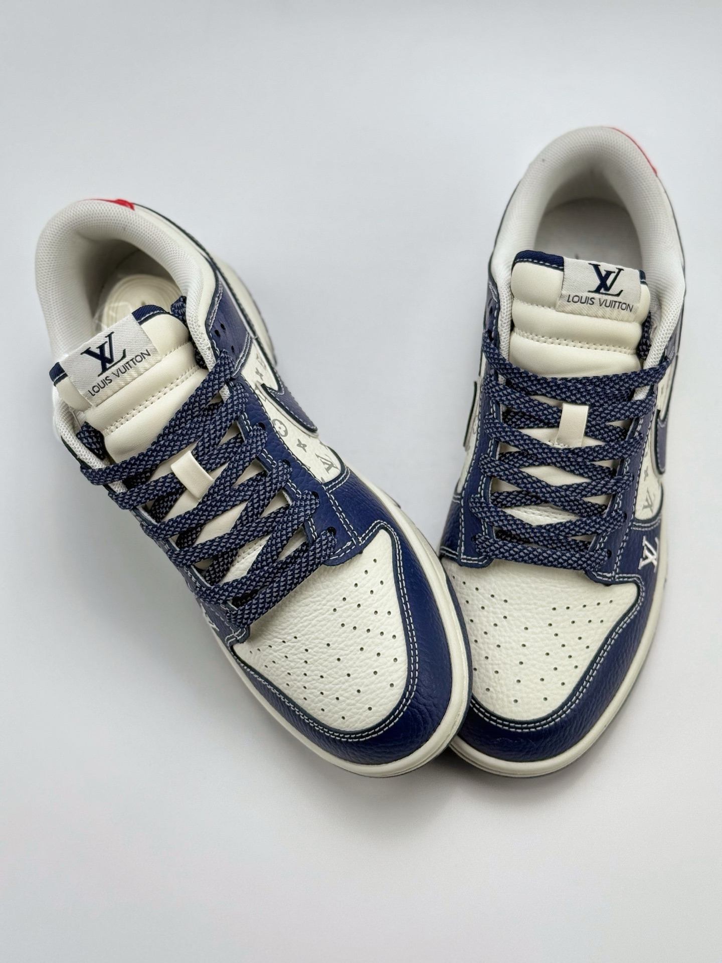 Nike SB Dunk Low x Louis Vuitton 白蓝满天星 CY5979-112