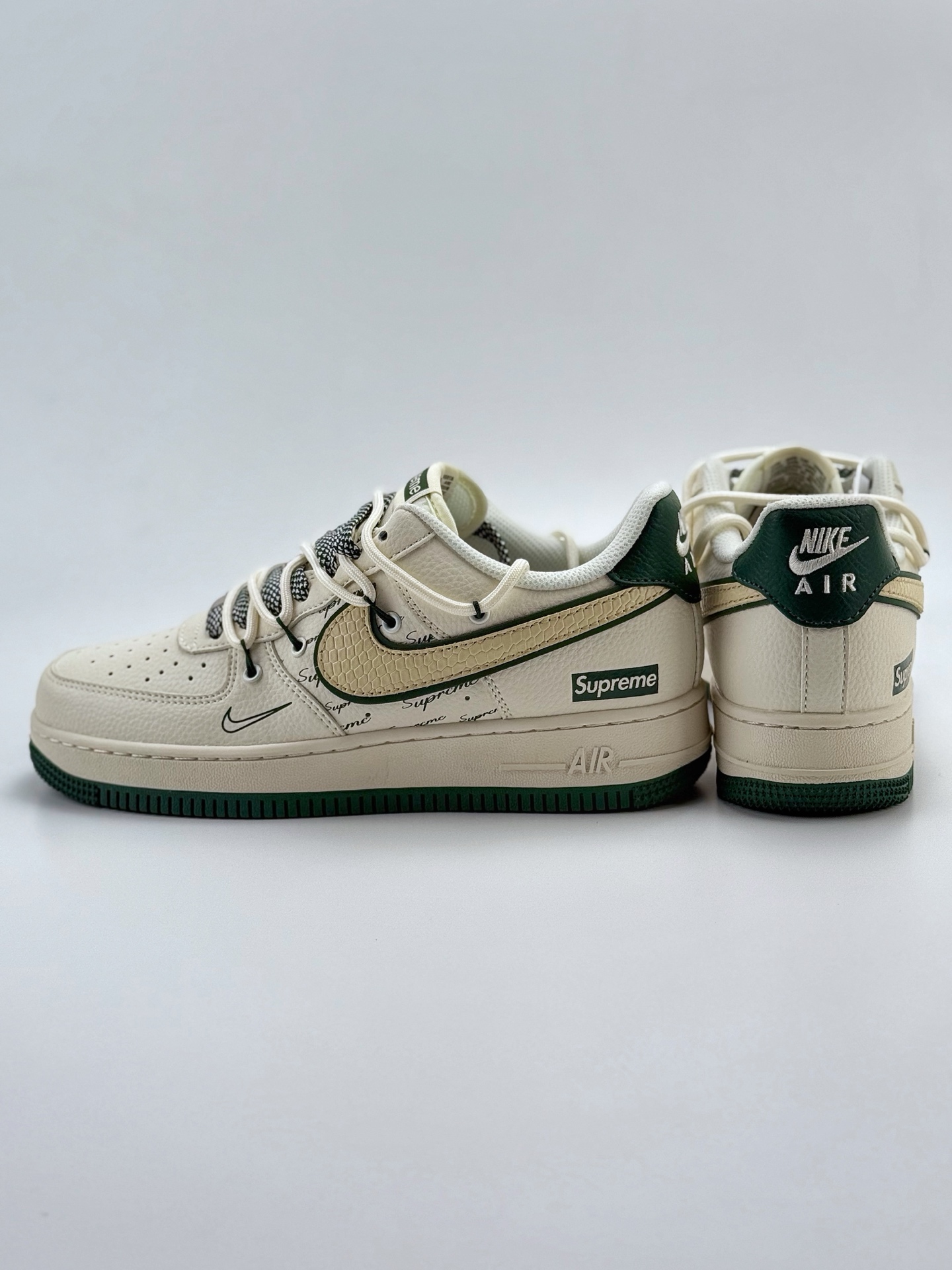 260 Nike Air Force 1 Low 07 x Supreme 白绿小钩绑带满天星  DM6868-057