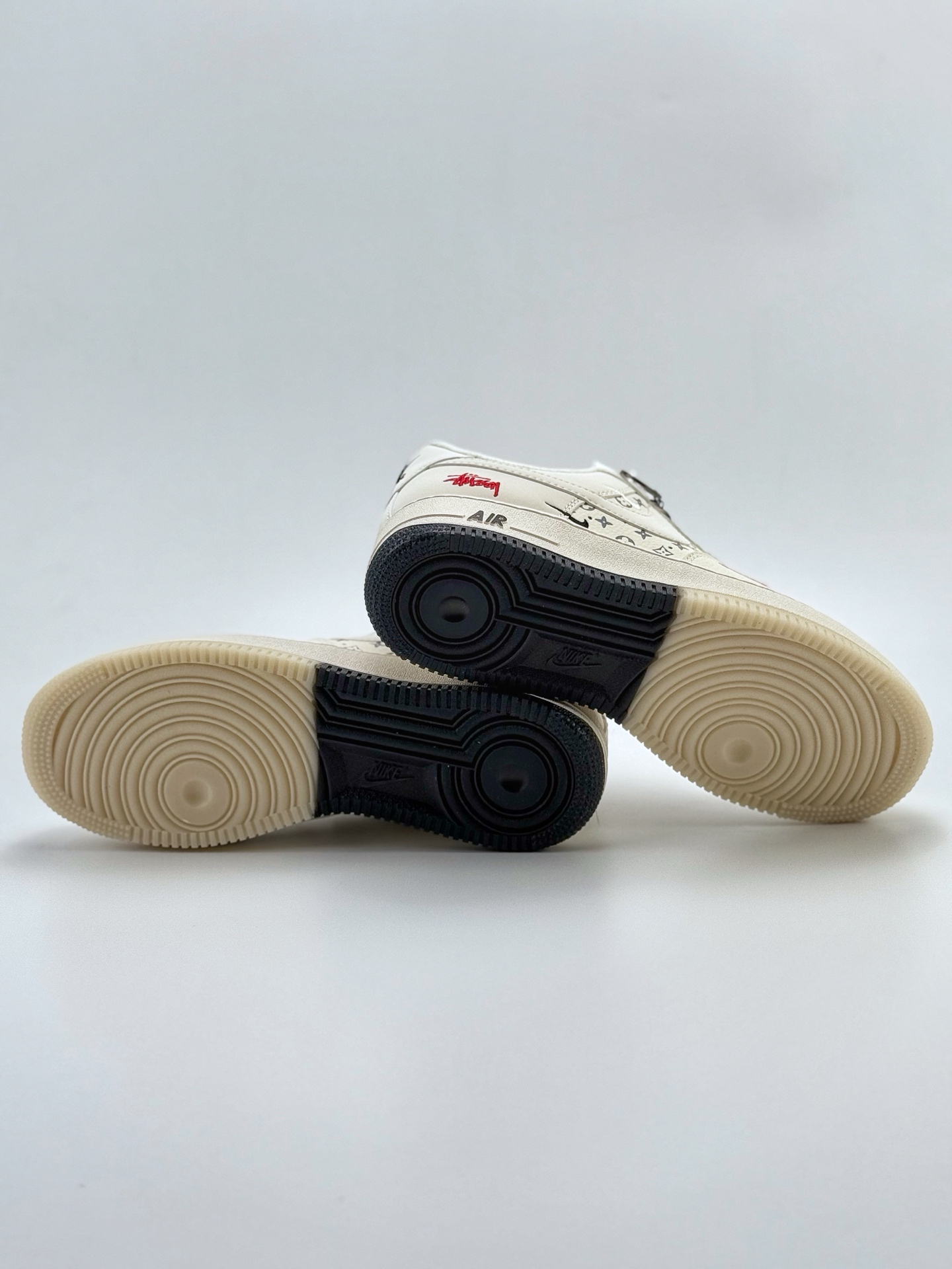 260 Nike Air Force 1 Low 07 x Stussy 白黑红三小钩  HH7518-076