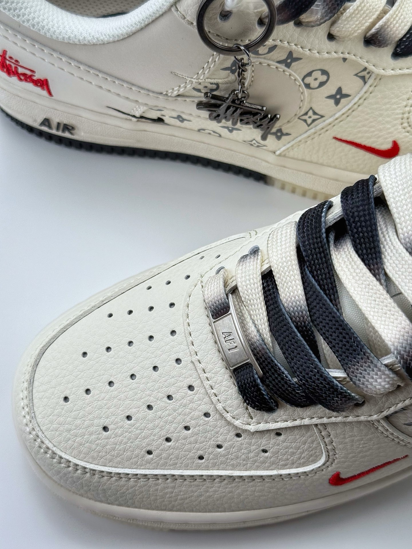 260 Nike Air Force 1 Low 07 x Stussy 白黑红三小钩  HH7518-076