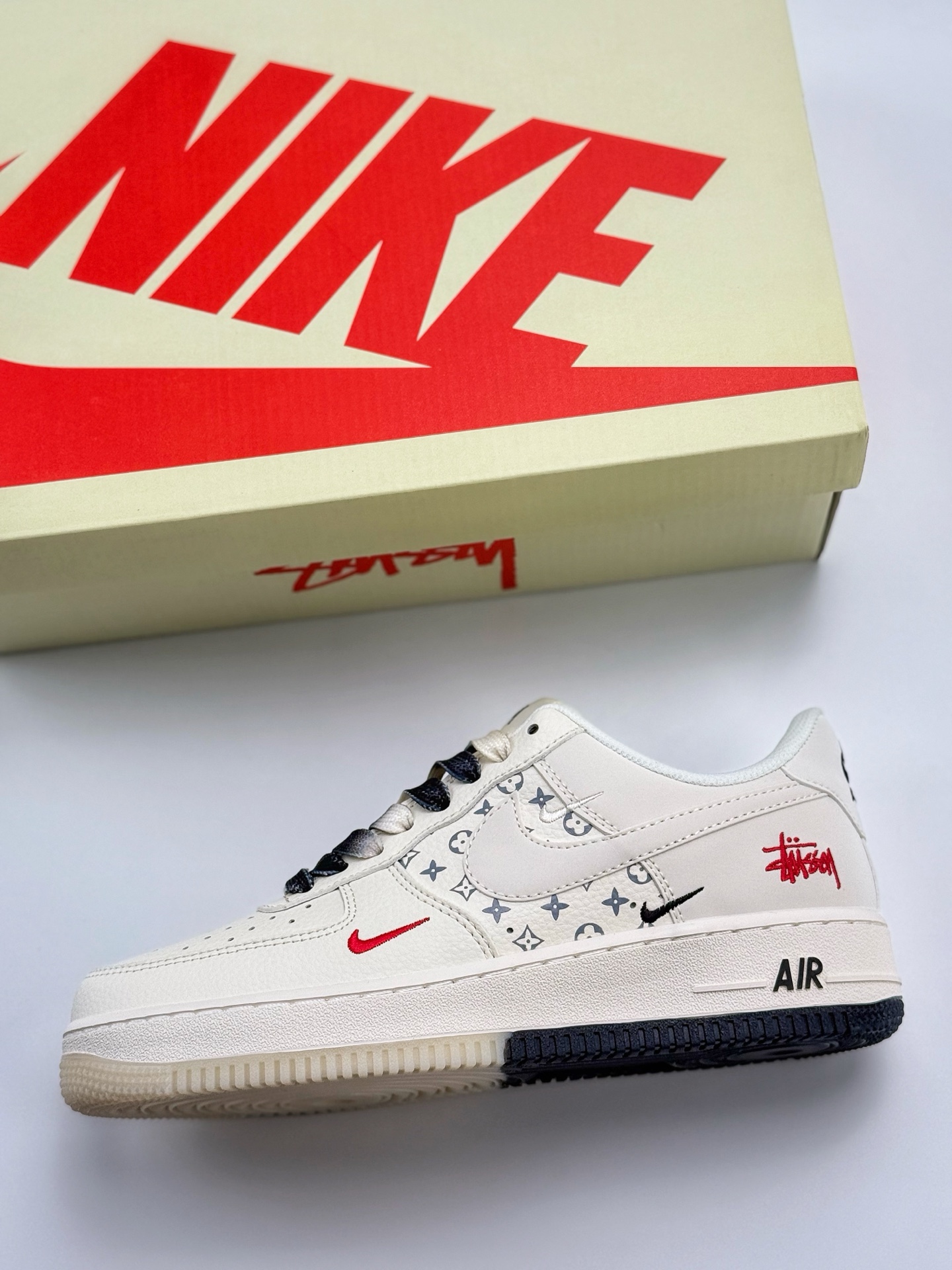 260 Nike Air Force 1 Low 07 x Stussy 白黑红三小钩  HH7518-076