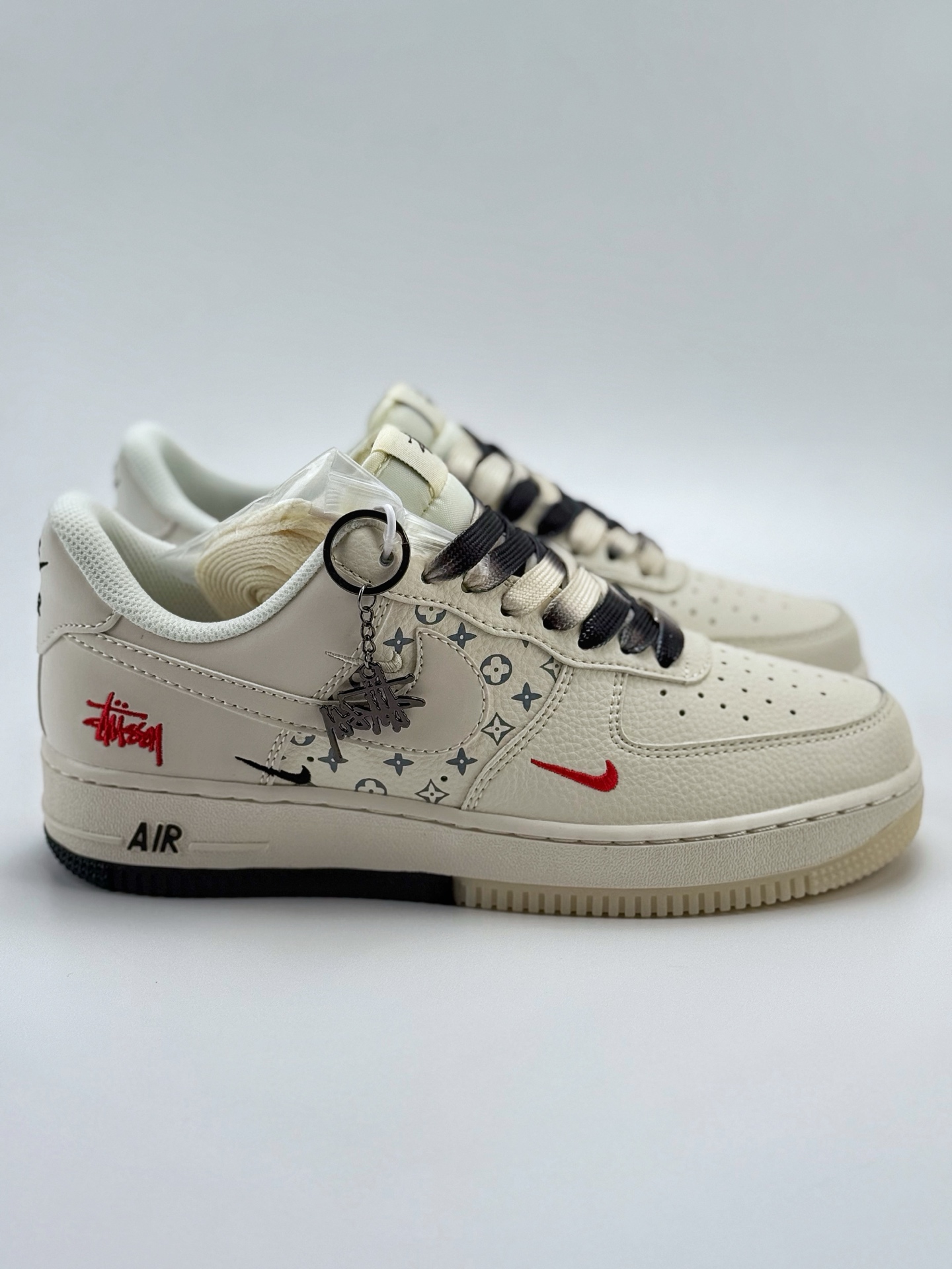 260 Nike Air Force 1 Low 07 x Stussy 白黑红三小钩  HH7518-076