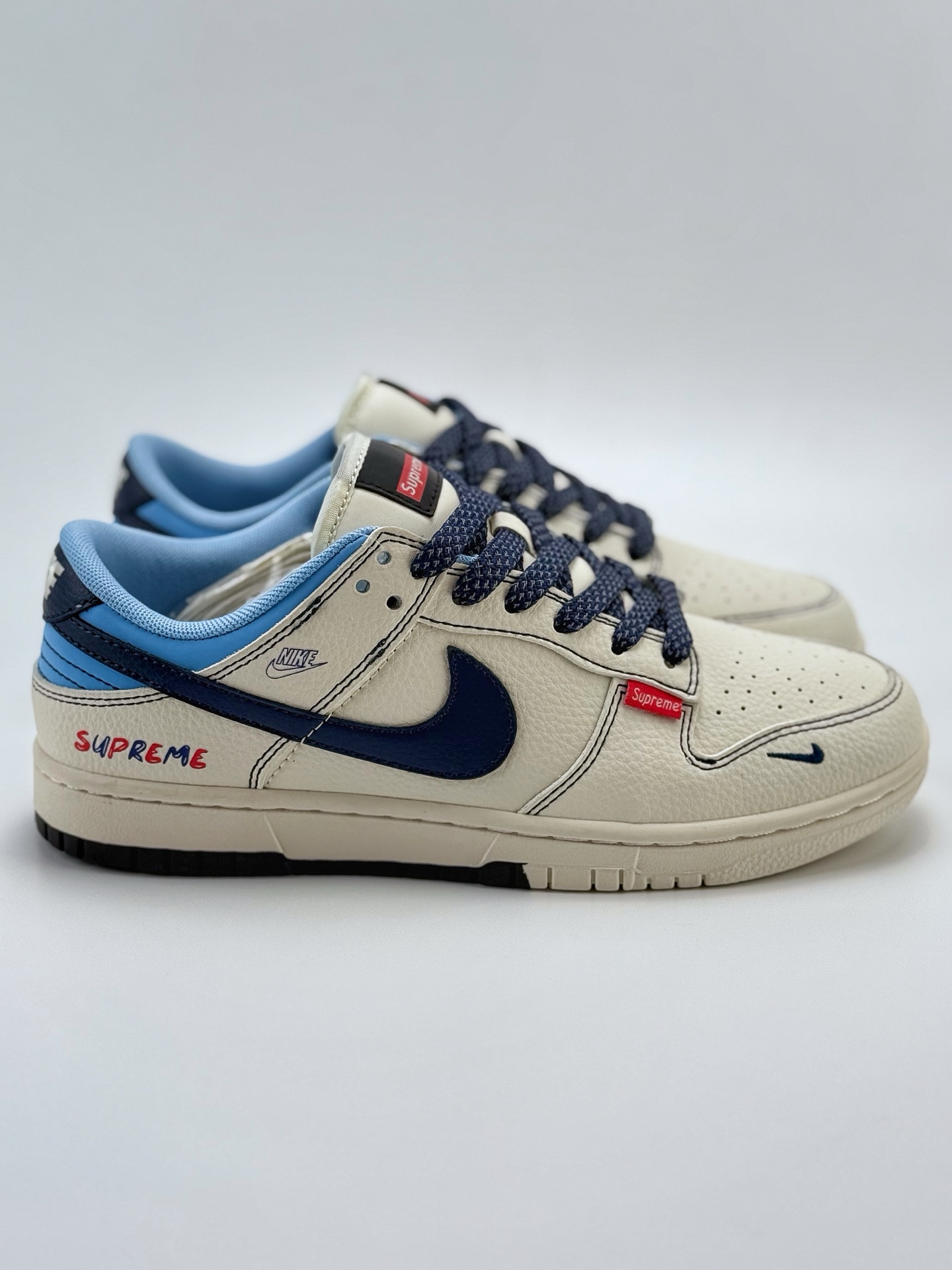 280 Nike SB Dunk Low x Supreme 白蓝小钩满天星  FC1688-224