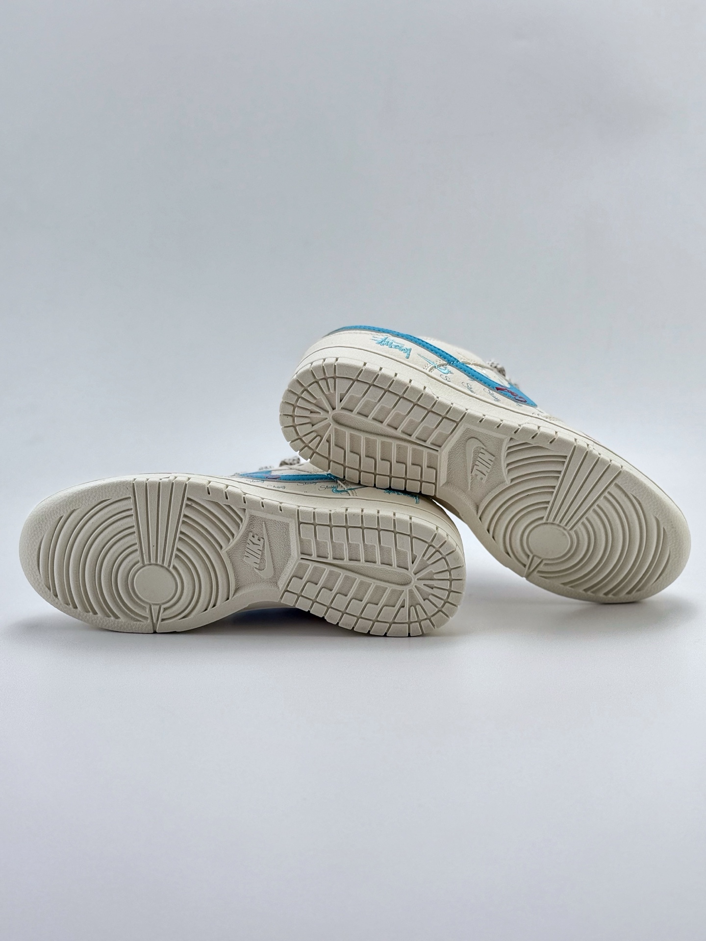 280 Nike SB Dunk Low x Stussy 白蓝三小钩满天星  SJ2068-281