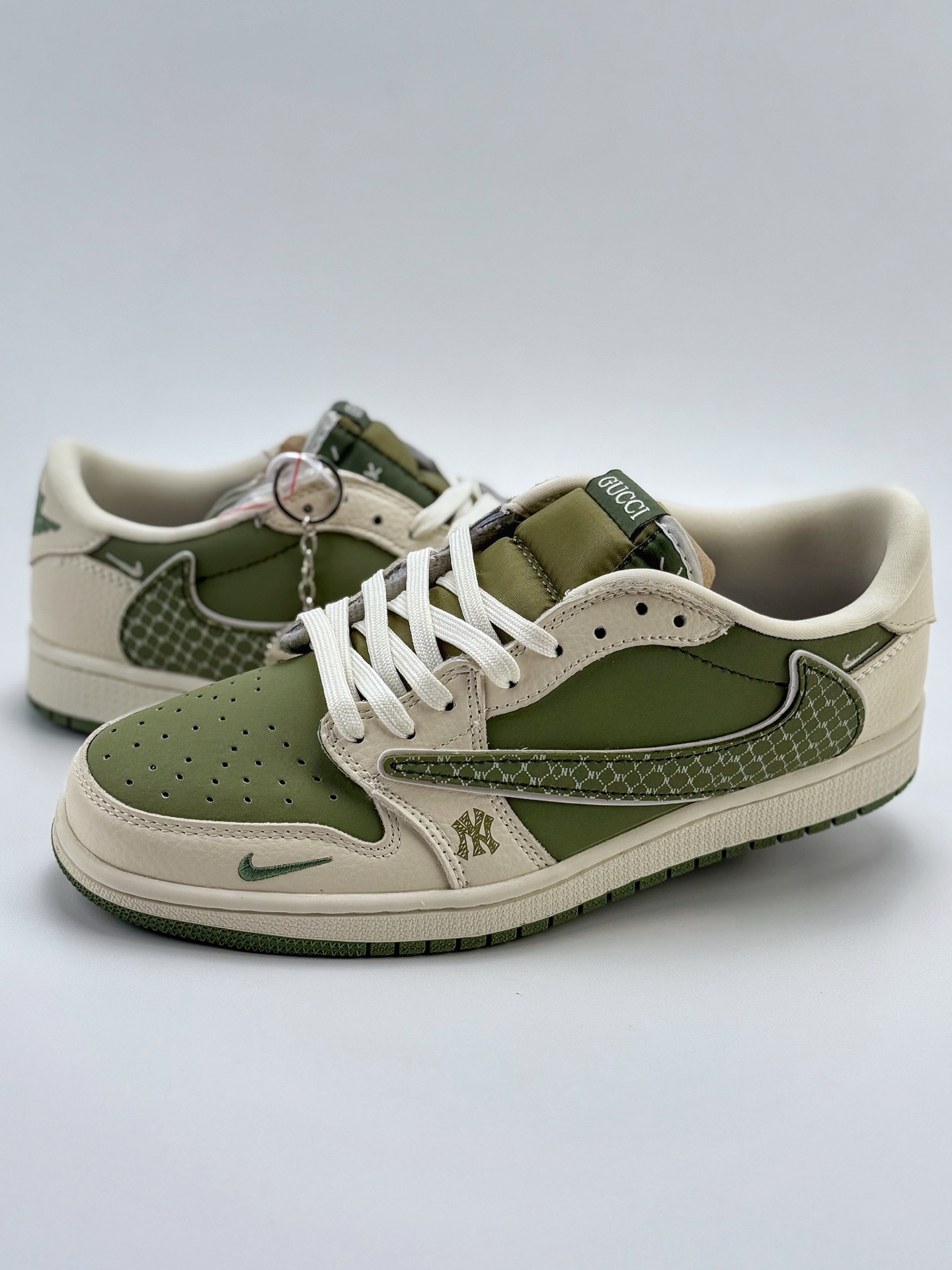 280 Travis Scott x Nike Air Jordan 1 Low x GUCCI x MLB Air Jordan 1 Low 反转白绿小钩倒钩  XS2024-017