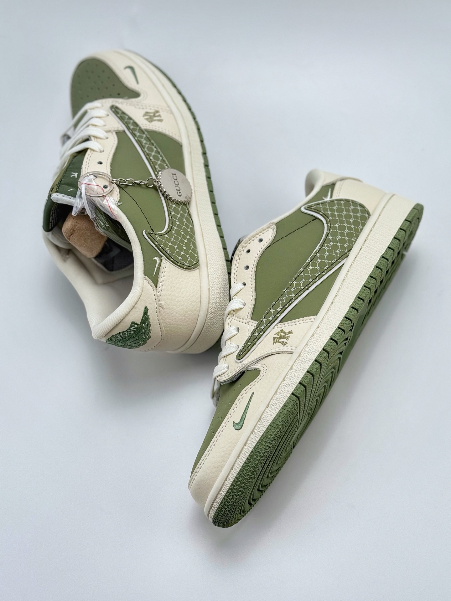 280 Travis Scott x Nike Air Jordan 1 Low x GUCCI x MLB Air Jordan 1 Low 反转白绿小钩倒钩  XS2024-017