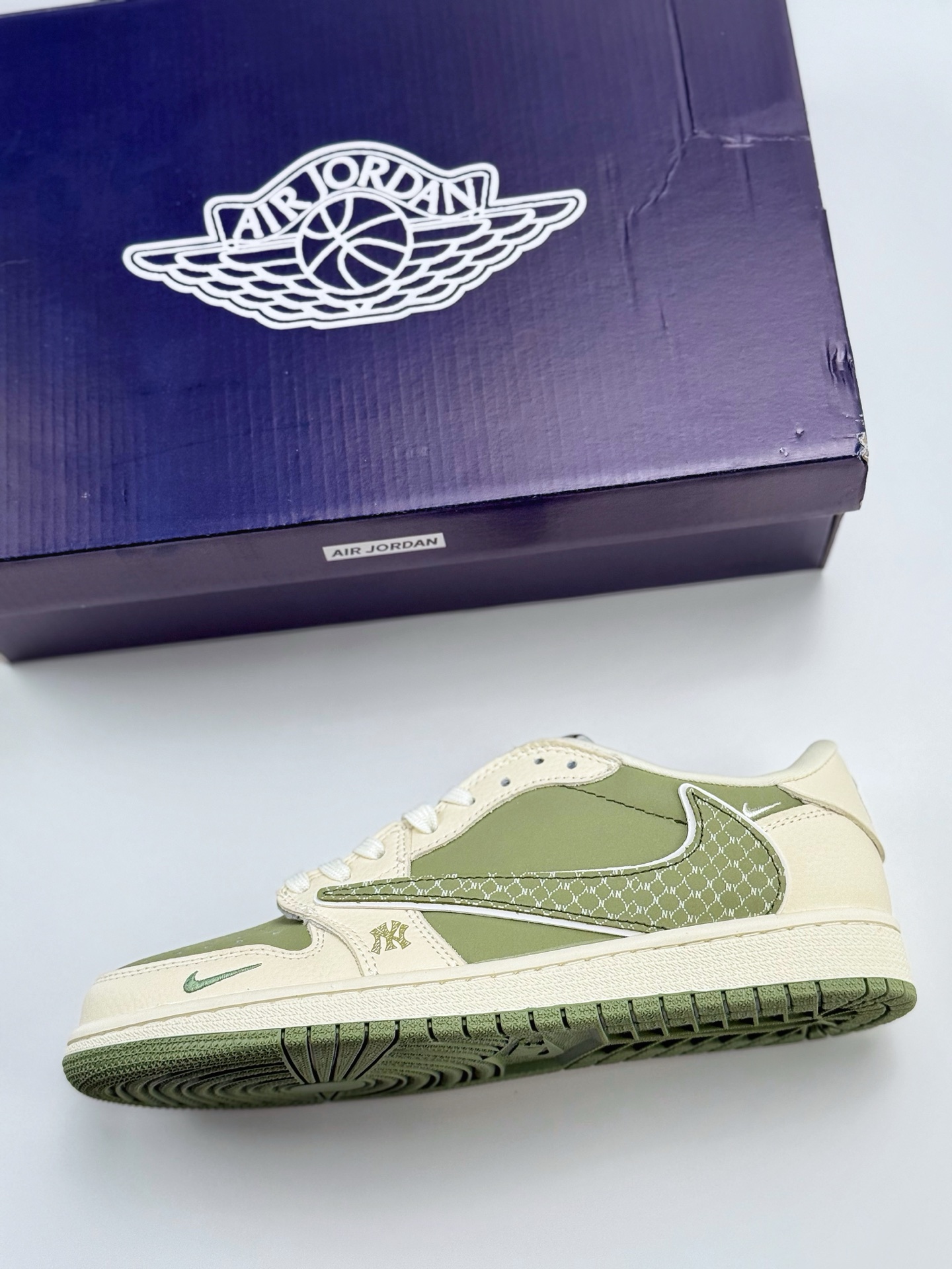280 Travis Scott x Nike Air Jordan 1 Low x GUCCI x MLB Air Jordan 1 Low 反转白绿小钩倒钩  XS2024-017