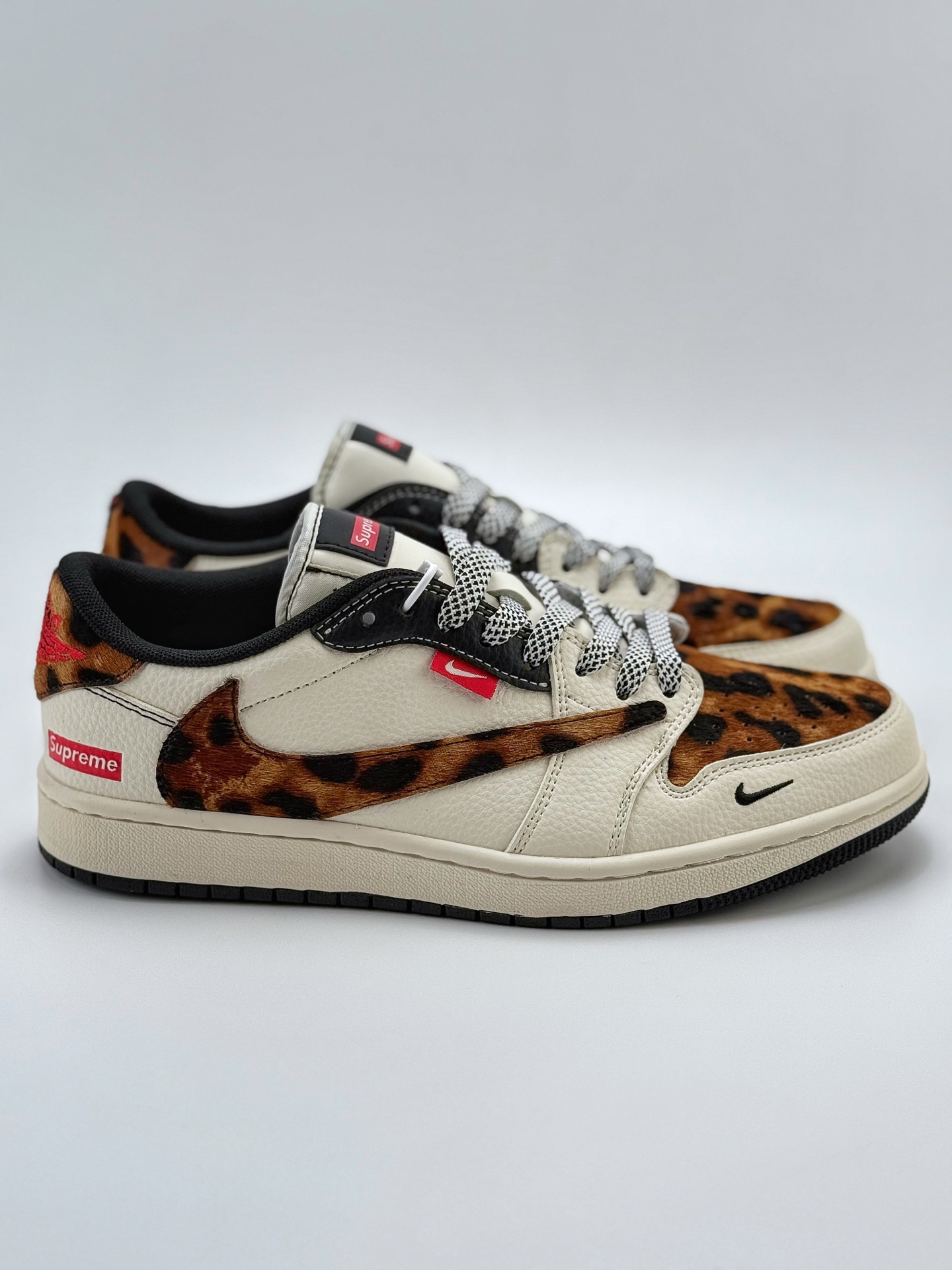280 Travis Scott x Nike Air Jordan 1 Low x Supreme Air Jordan 1 Low 反转白黑豹纹小钩满天星倒钩 JJ2508-555