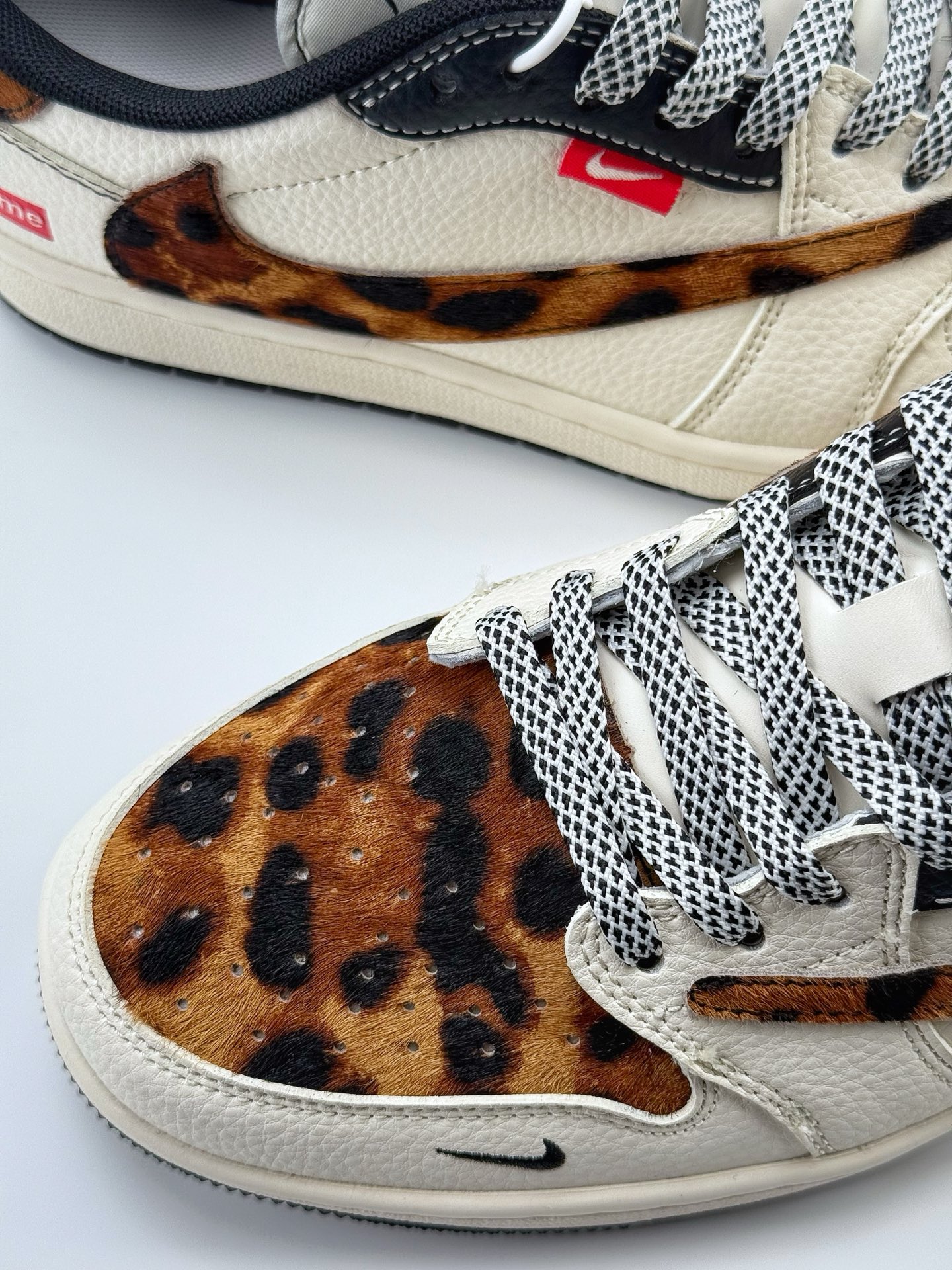 280 Travis Scott x Nike Air Jordan 1 Low x Supreme Air Jordan 1 Low 反转白黑豹纹小钩满天星倒钩 JJ2508-555