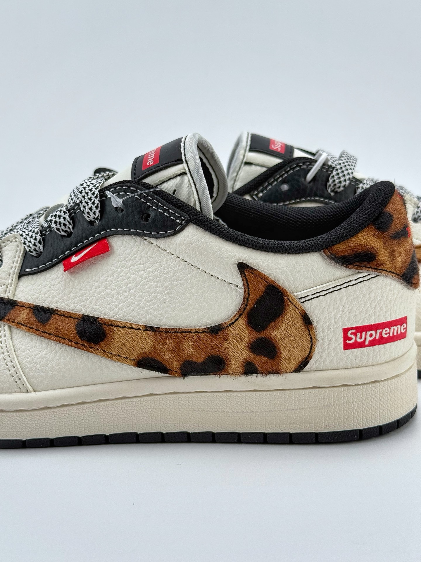 280 Travis Scott x Nike Air Jordan 1 Low x Supreme Air Jordan 1 Low 反转白黑豹纹小钩满天星倒钩 JJ2508-555