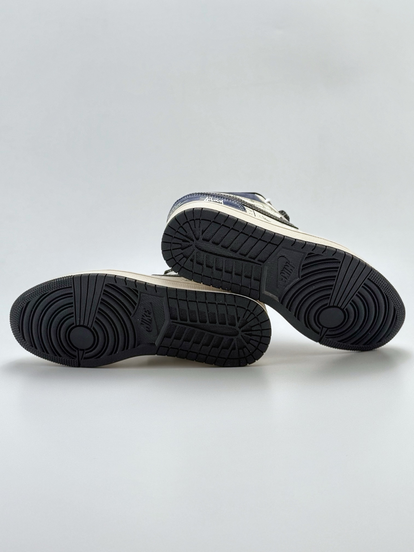 240 Air Jordan 1 Retro Low x Stussy 白蓝黑小钩满天星   XS6086-017
