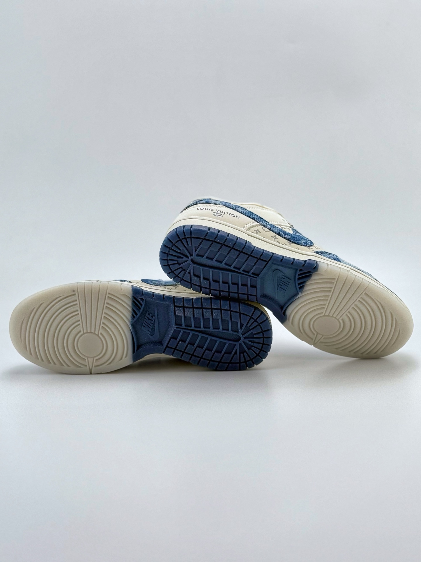 280 Nike SB Dunk Low x Louis Vuitton 白蓝牛仔布满天星 CH8311-287