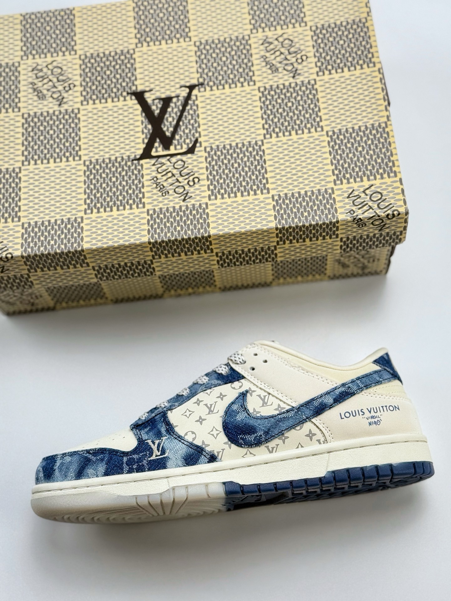 280 Nike SB Dunk Low x Louis Vuitton 白蓝牛仔布满天星 CH8311-287