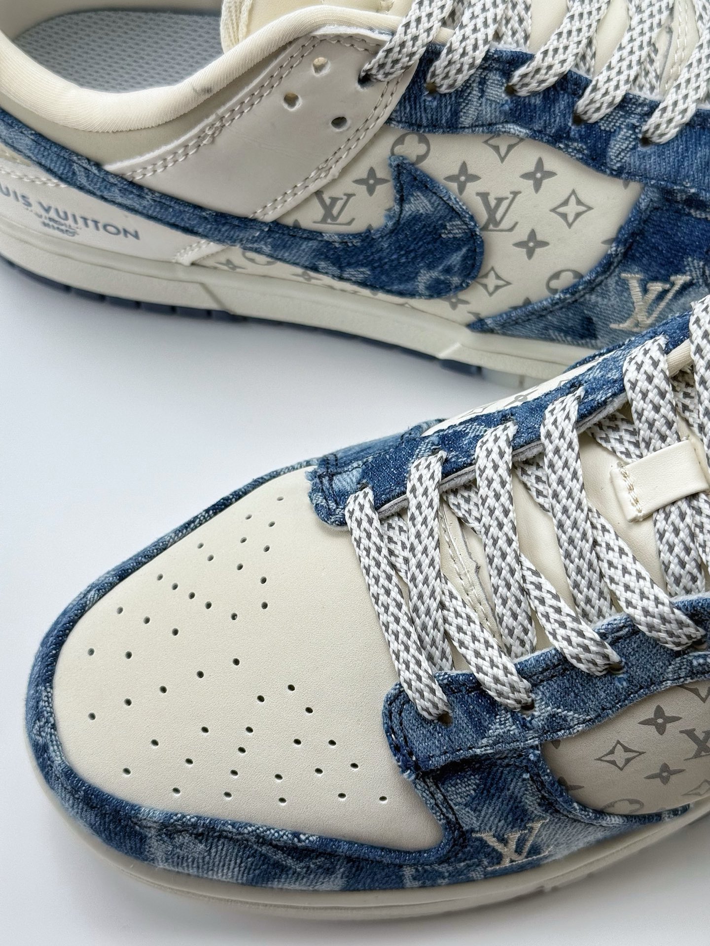 280 Nike SB Dunk Low x Louis Vuitton 白蓝牛仔布满天星 CH8311-287