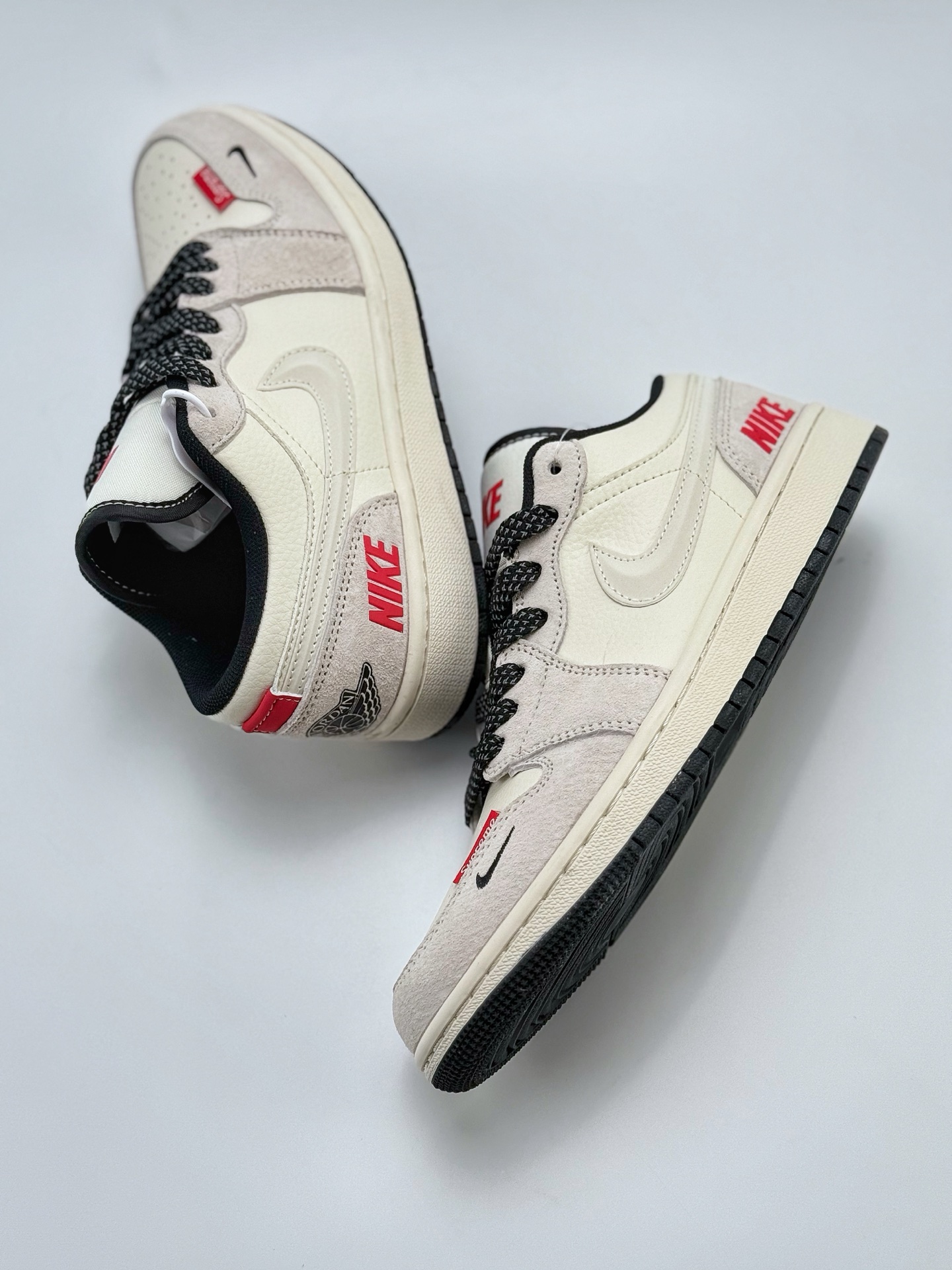 240 Air Jordan 1 Retro Low x Supreme 白黑小钩满天星  XS6086-009