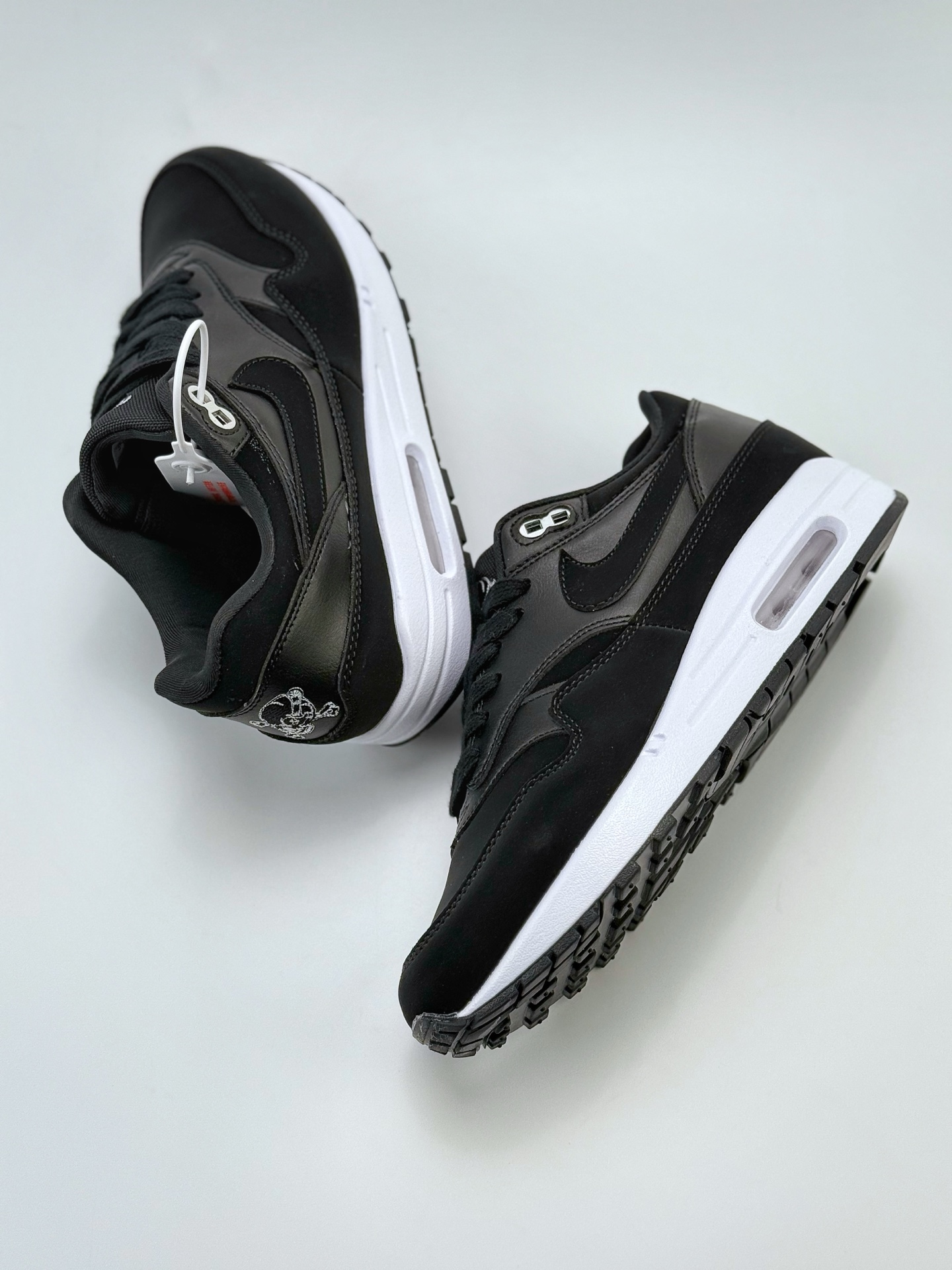 210 Nike Air Max 1 黑白 复古休闲跑步鞋  875844-001