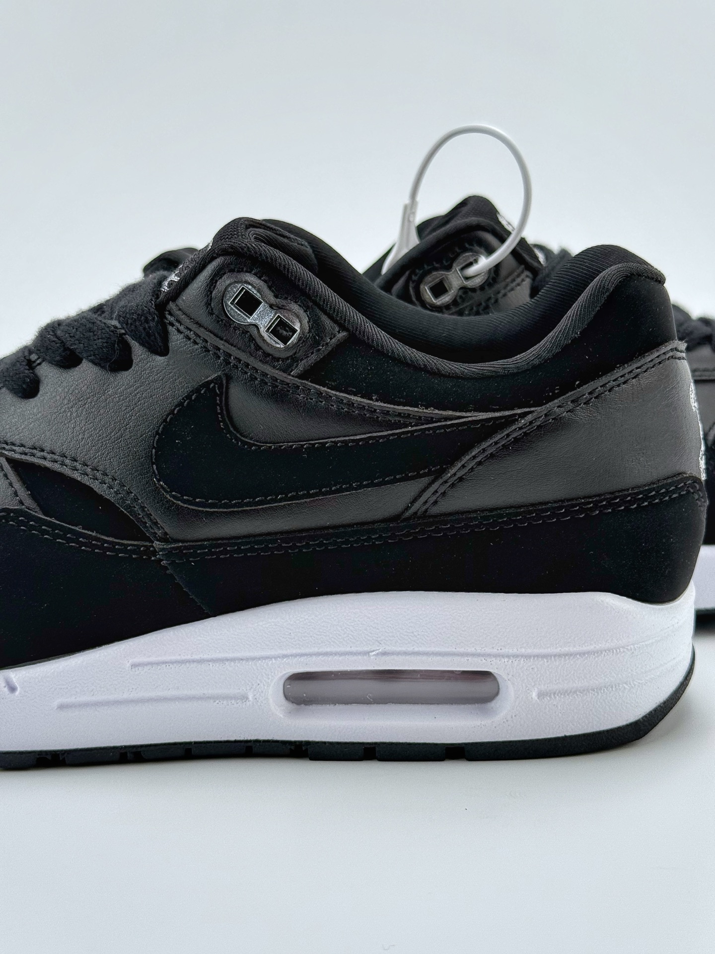 210 Nike Air Max 1 黑白 复古休闲跑步鞋  875844-001