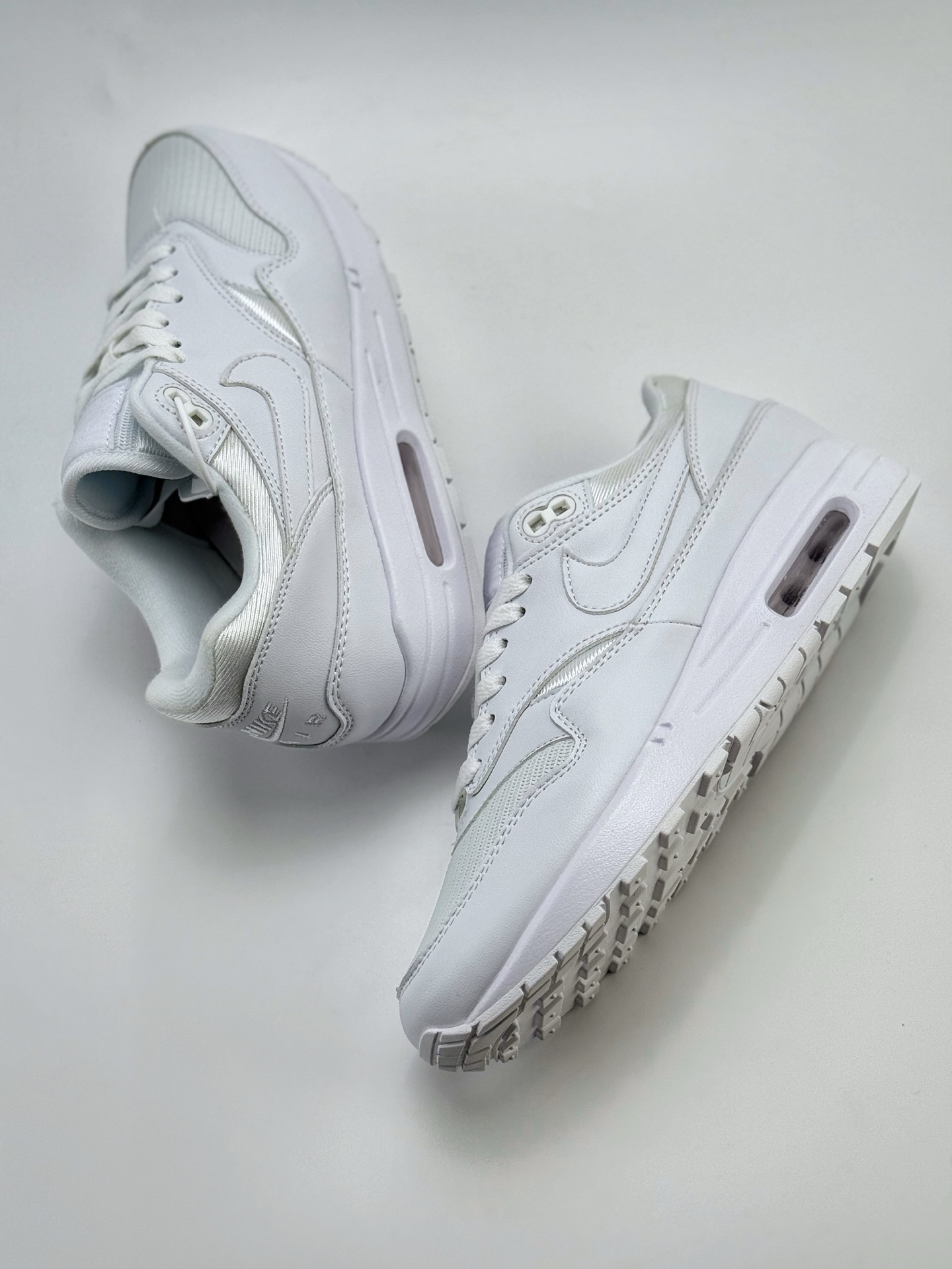 210 Nike Air Max 1 纯白皮 复古休闲跑步鞋 454746-107