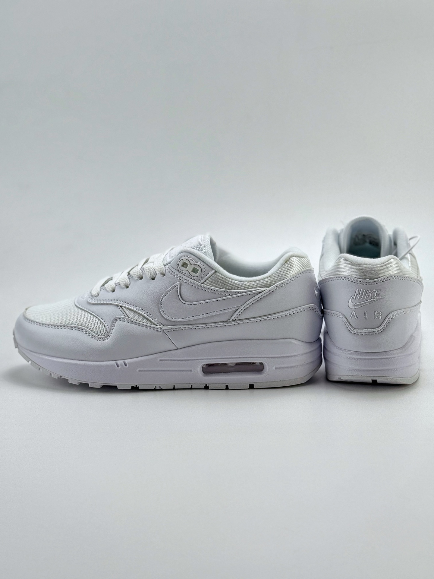210 Nike Air Max 1 纯白皮 复古休闲跑步鞋 454746-107