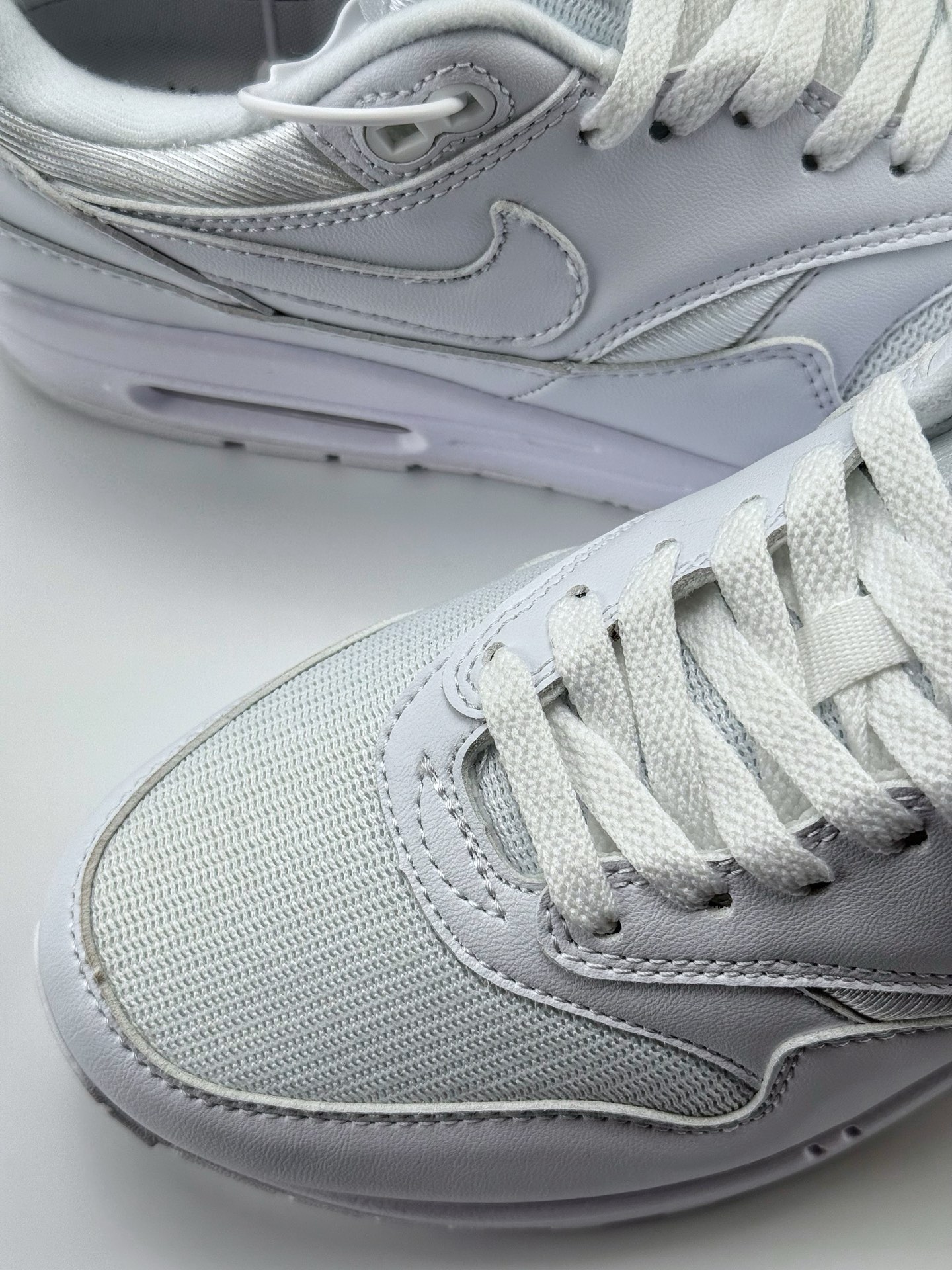 210 Nike Air Max 1 纯白皮 复古休闲跑步鞋 454746-107