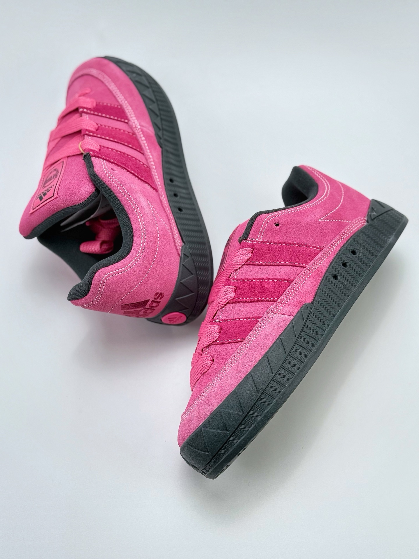 160 Adidas Originals Adimatic Yunk Low  马蒂奇系列低帮复古鲨鱼面包休闲运动滑板鞋 IE7364AK