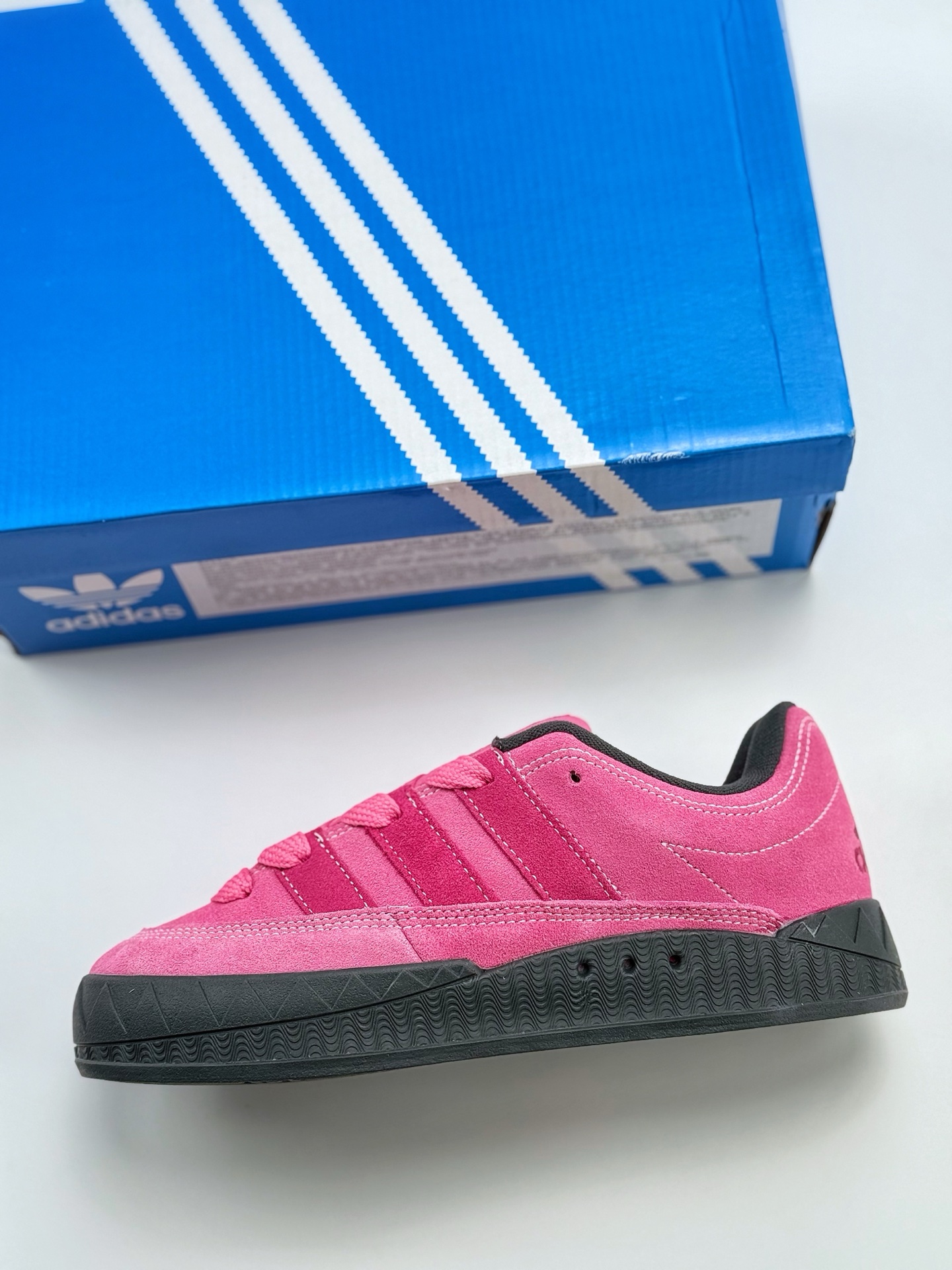 160 Adidas Originals Adimatic Yunk Low  马蒂奇系列低帮复古鲨鱼面包休闲运动滑板鞋 IE7364AK