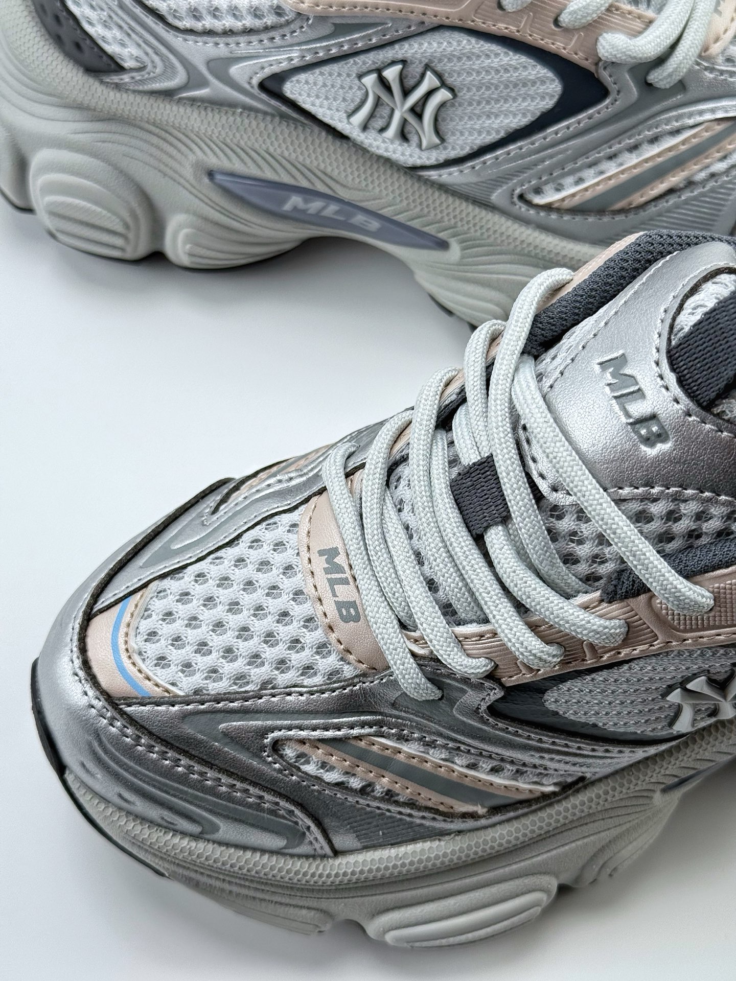 200 NY美国榄球洋基队 x MLB Chunky Runner Basic  厚底老爹厚底休闲运动慢跑鞋   3ASHWD15N