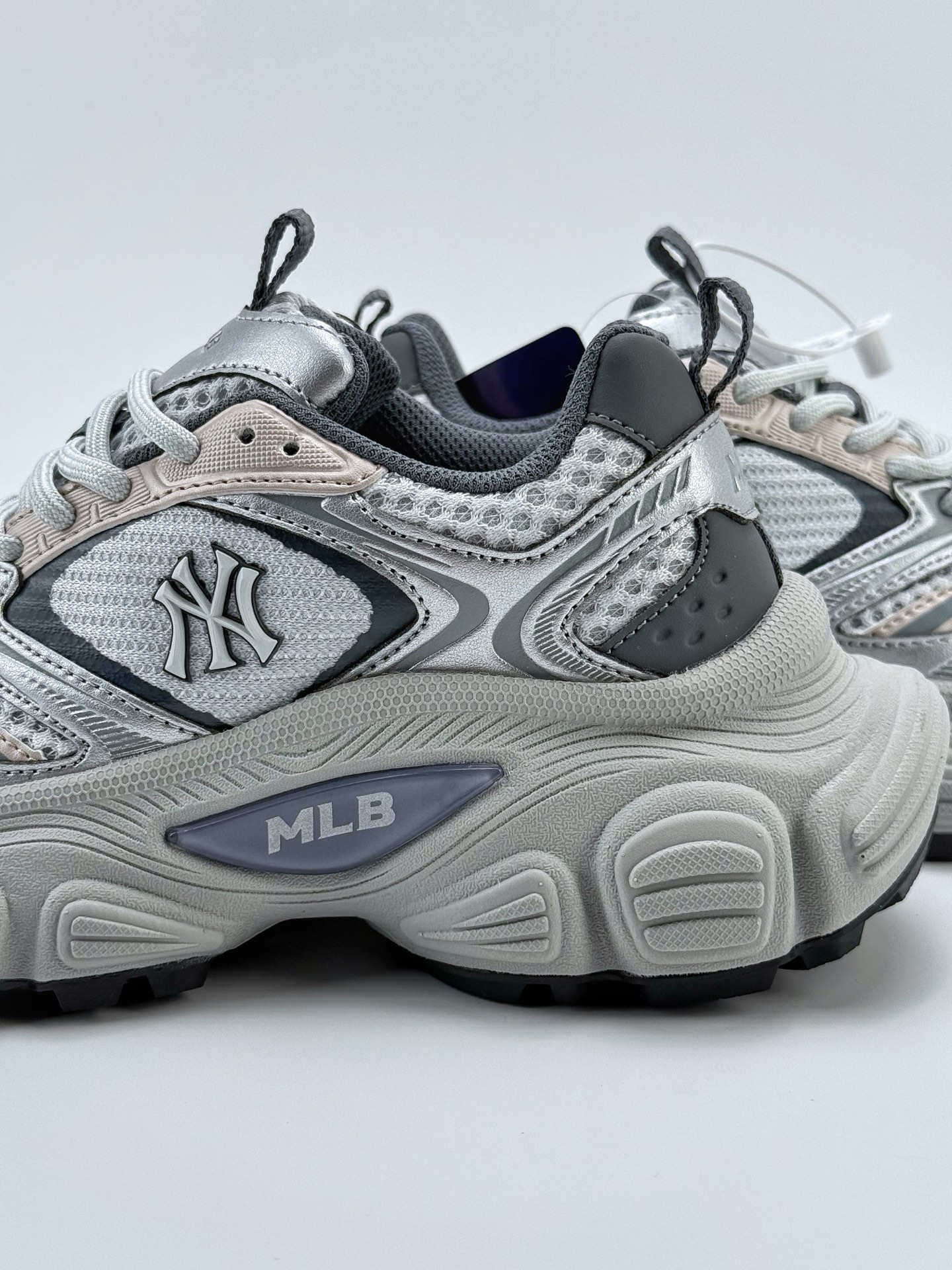 200 NY美国榄球洋基队 x MLB Chunky Runner Basic  厚底老爹厚底休闲运动慢跑鞋   3ASHWD15N