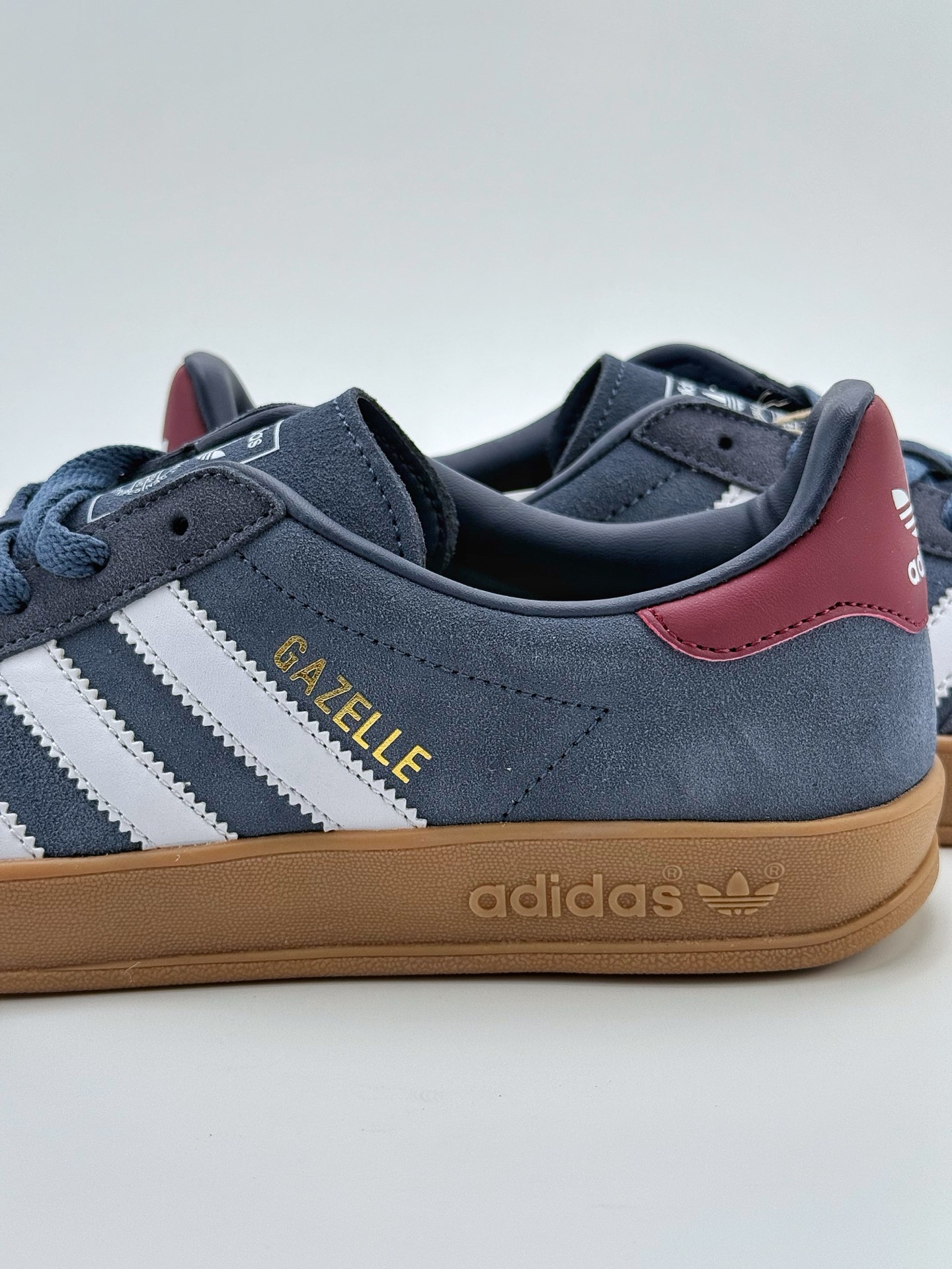 160 adidas Originals Gazelle INdoor 蓝 三叶草休闲防滑耐磨低帮板鞋  JI3522