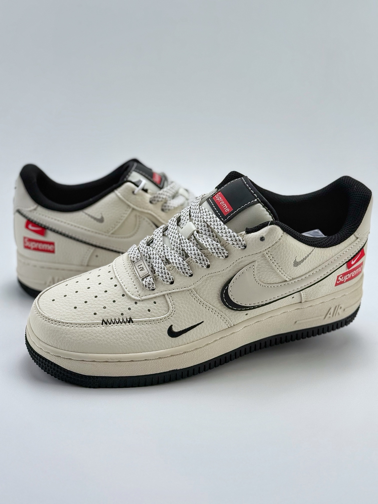 260 Nike Air Force 1 Low 07 x Supreme 白黑小钩满天星  XS1958-545
