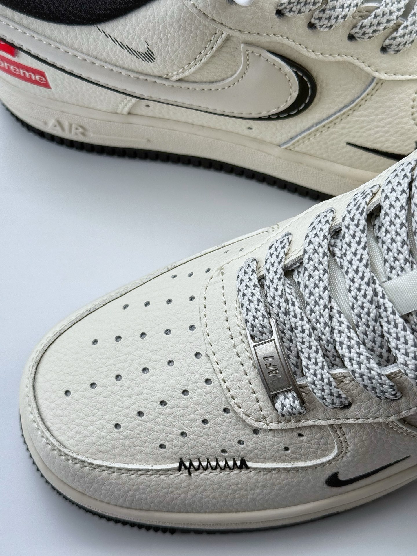 260 Nike Air Force 1 Low 07 x Supreme 白黑小钩满天星  XS1958-545