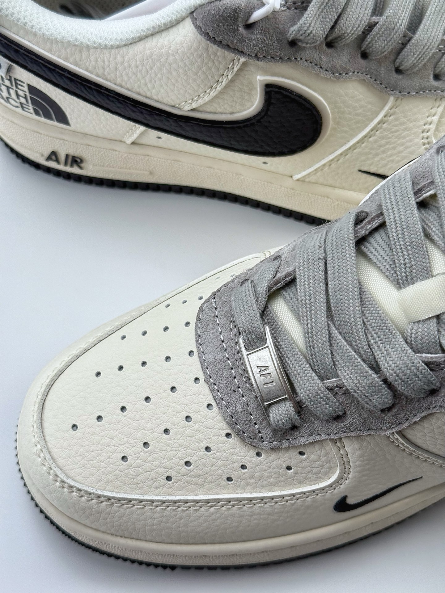 260 Nike Air Force 1 Low 07 x The North Face 白黑小钩 XZ6188-190